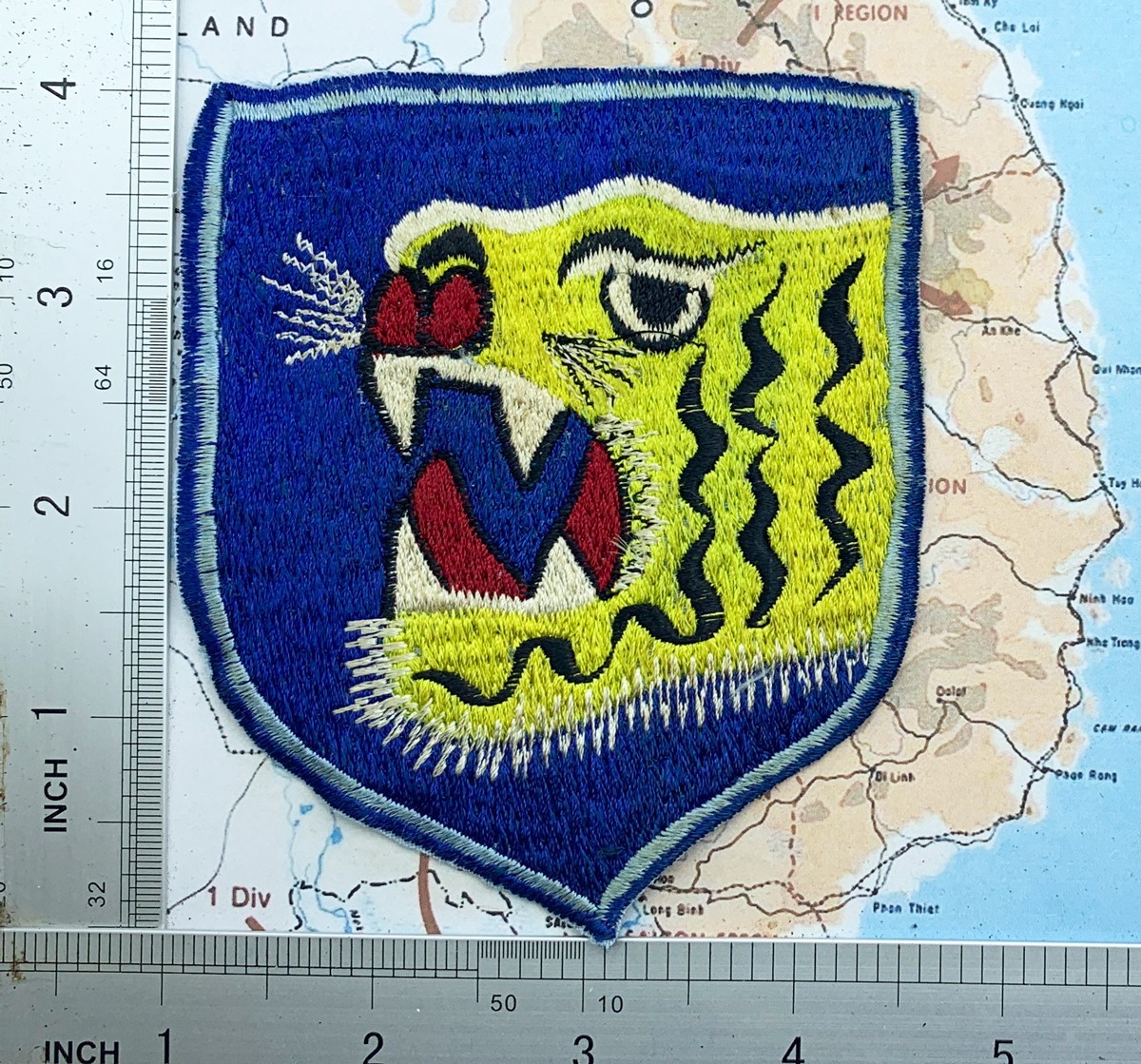 Patch , VietnamEra ROK Tiger Capital Division patch , t12-126