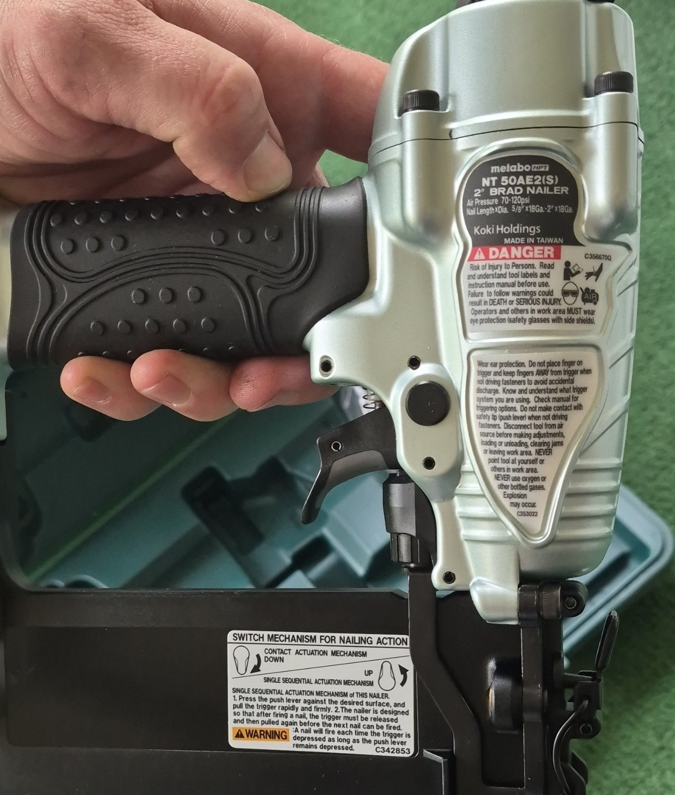 Metabo HPT NT50AE2(S) Pneumatic 2" Brad Nailer NT50AE2(S) MPN with Case