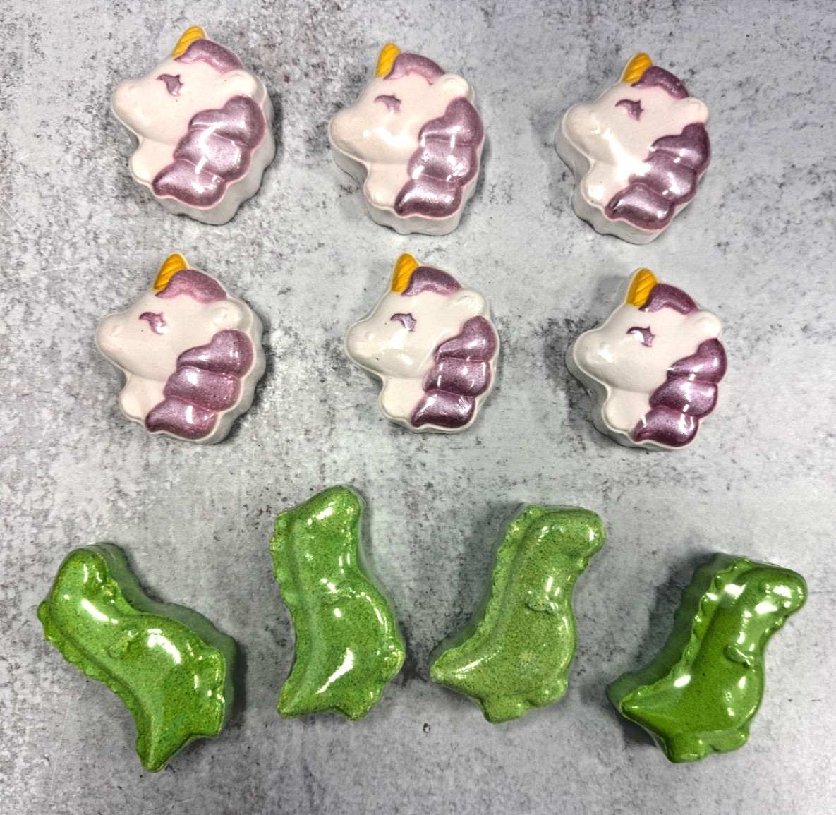 Lot of 10 children  Bath Bombs 6 unicorn and 4 dinosaur party favor stocking