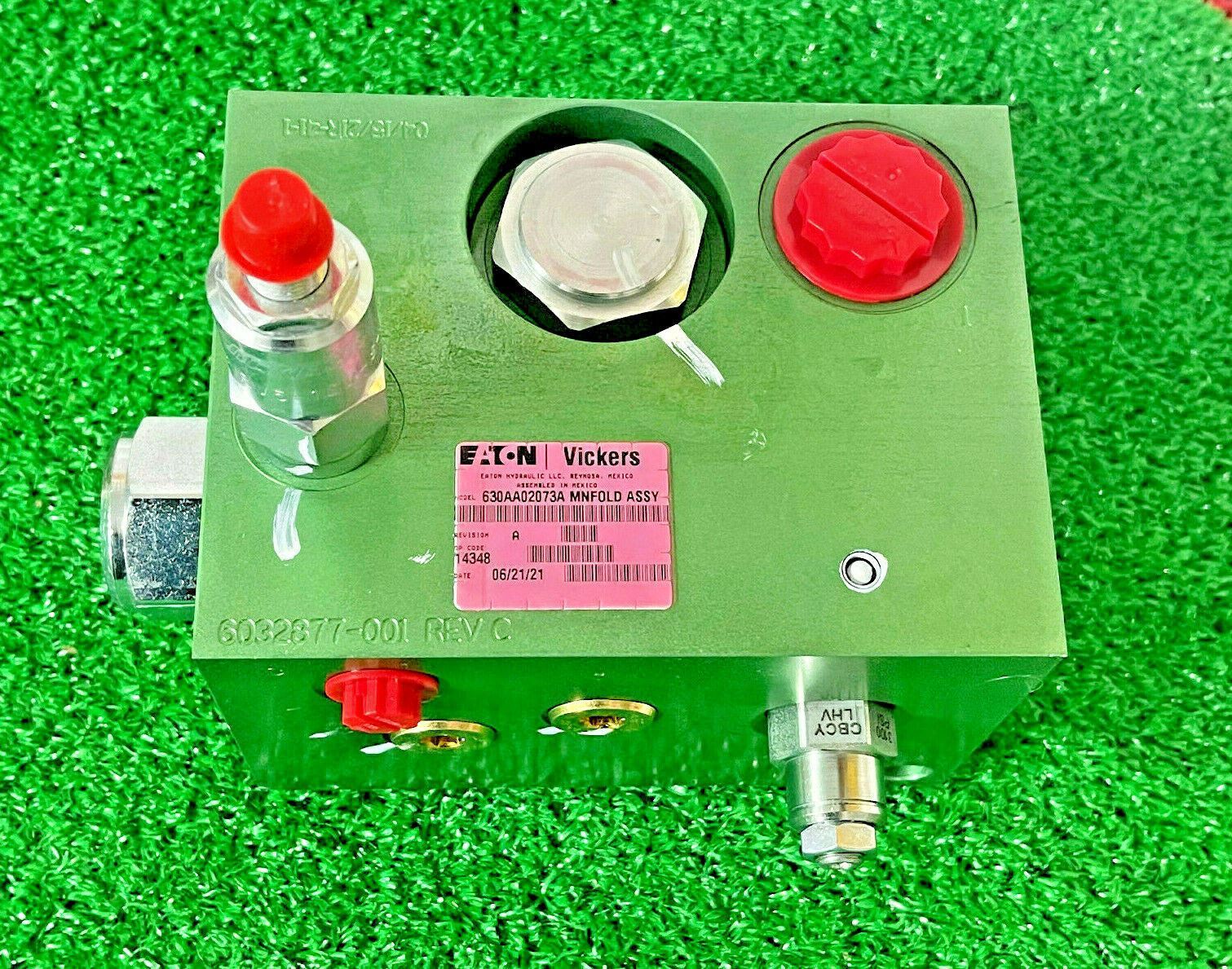 John Deere AXT19379 Hydraulic Block Valve Manifold Assembly OEM New Overstock