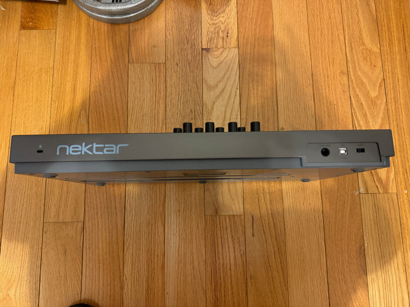 Nektar IMPACT LX25 25 Keys 8 Pads MIDI Controller G2U