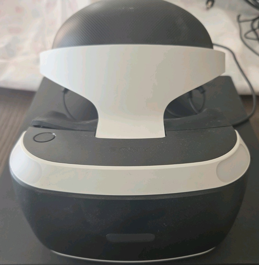 Sony PlayStation VR1 Headset, Camera, Move Controllers & Aim Controller & Games