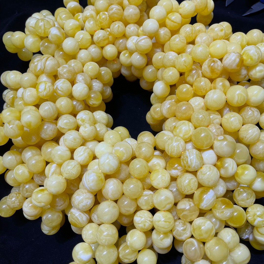 Natural amber beeswax Russian white flower wax round bead bracelet