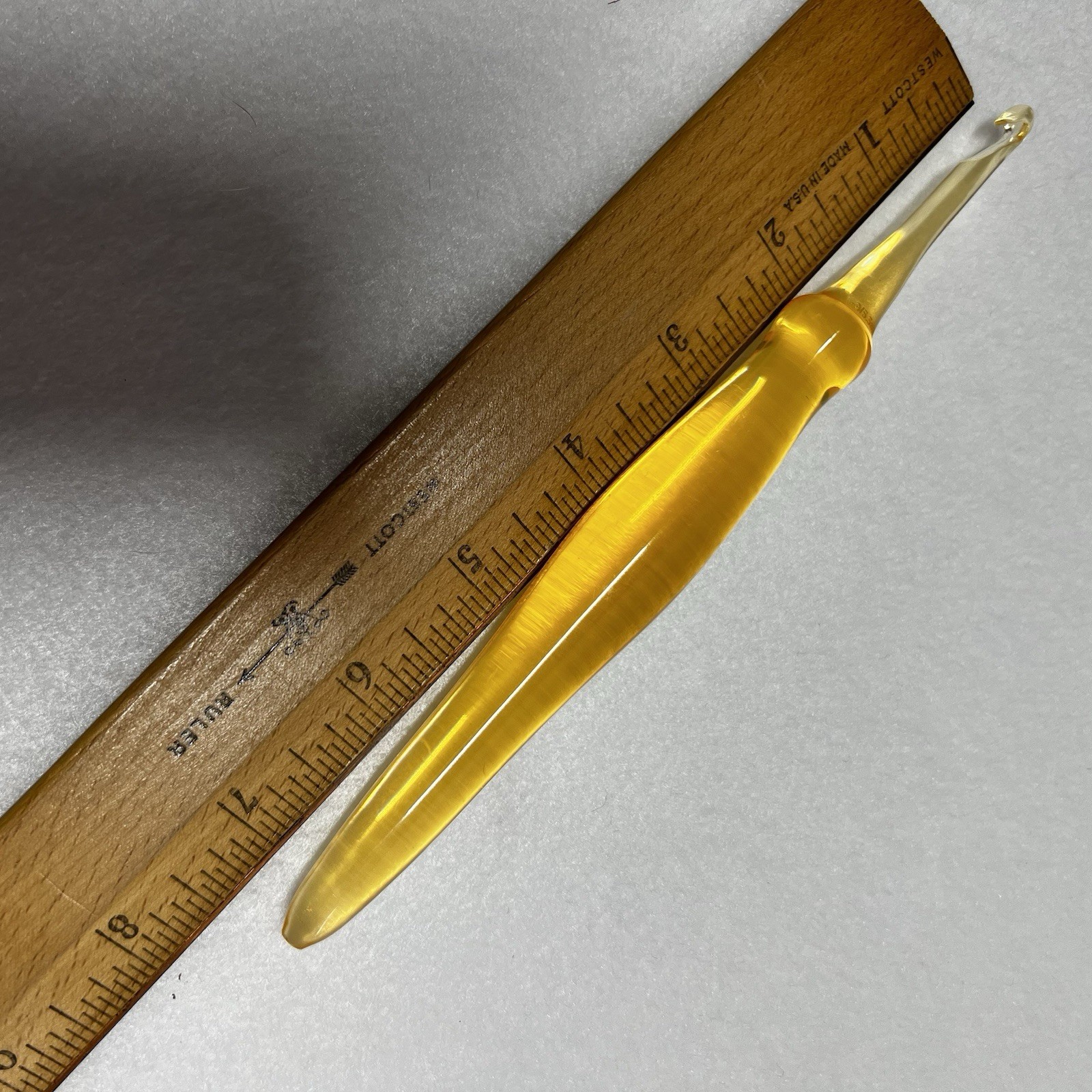 The Hook Nook Acrylic Crochet Hook 7.5” Long Size 5.5mm “I” Gold