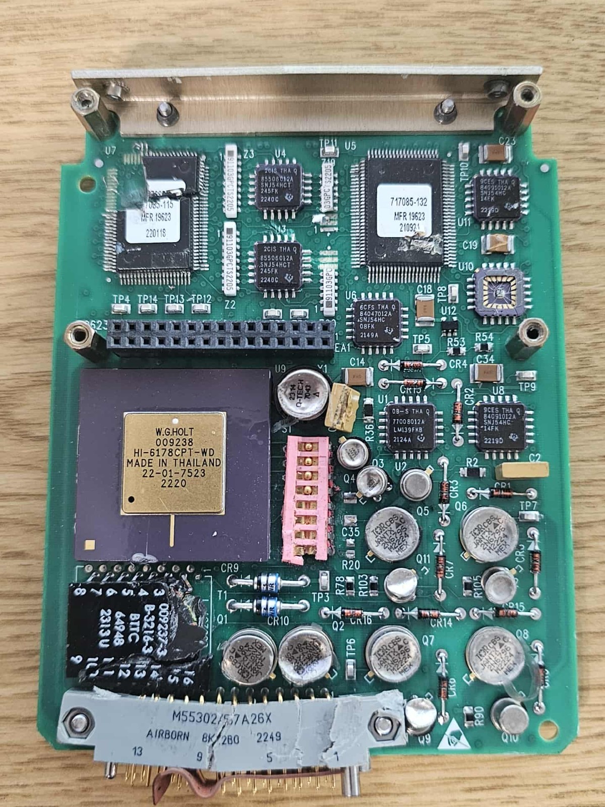 Military Aviation Holt Integrated Circuits HI-6178CPT-WD ARINC 429 Gold #2 Dmg