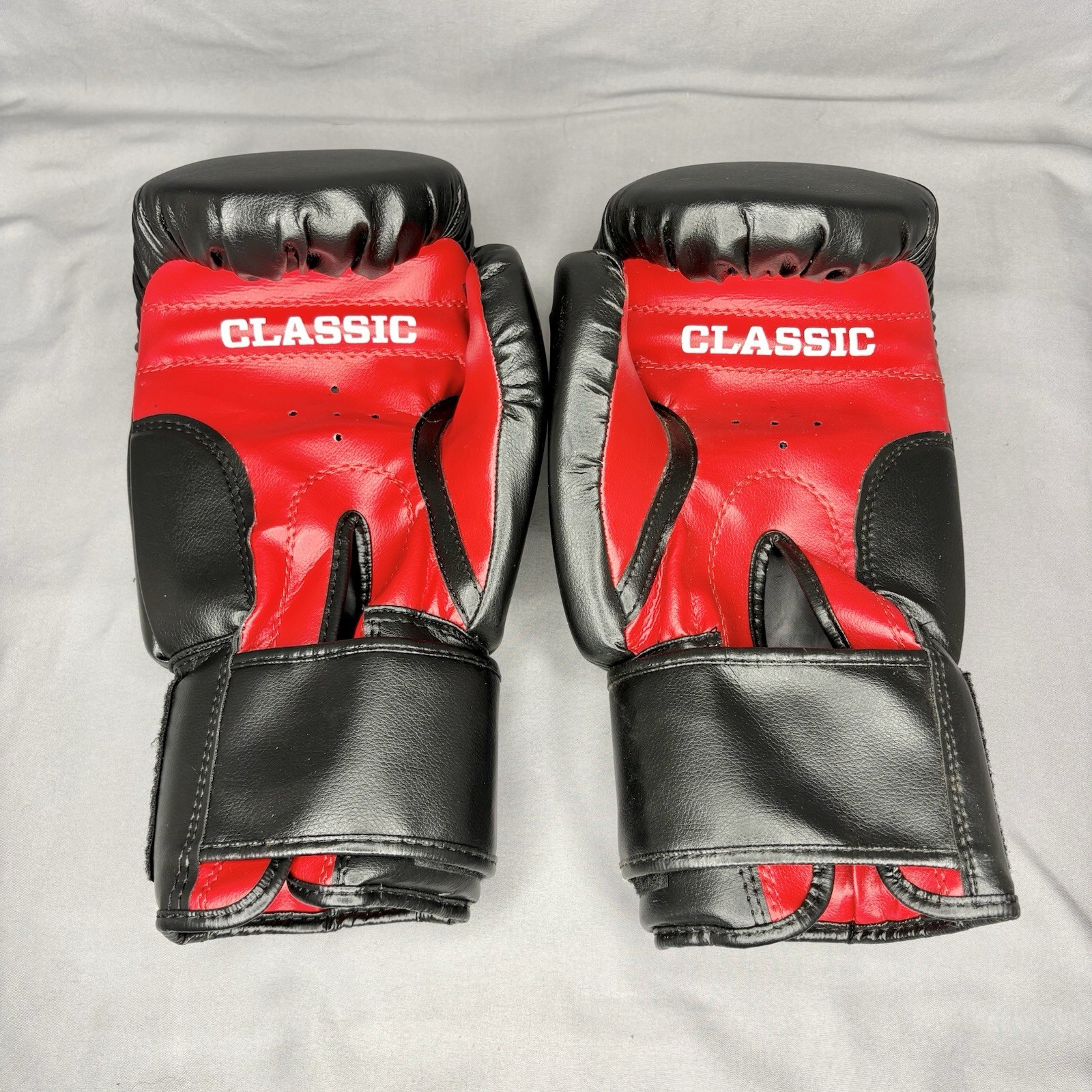 Title Boxing Classic Hook & Loop Black Red Training Gloves 16 Oz Large