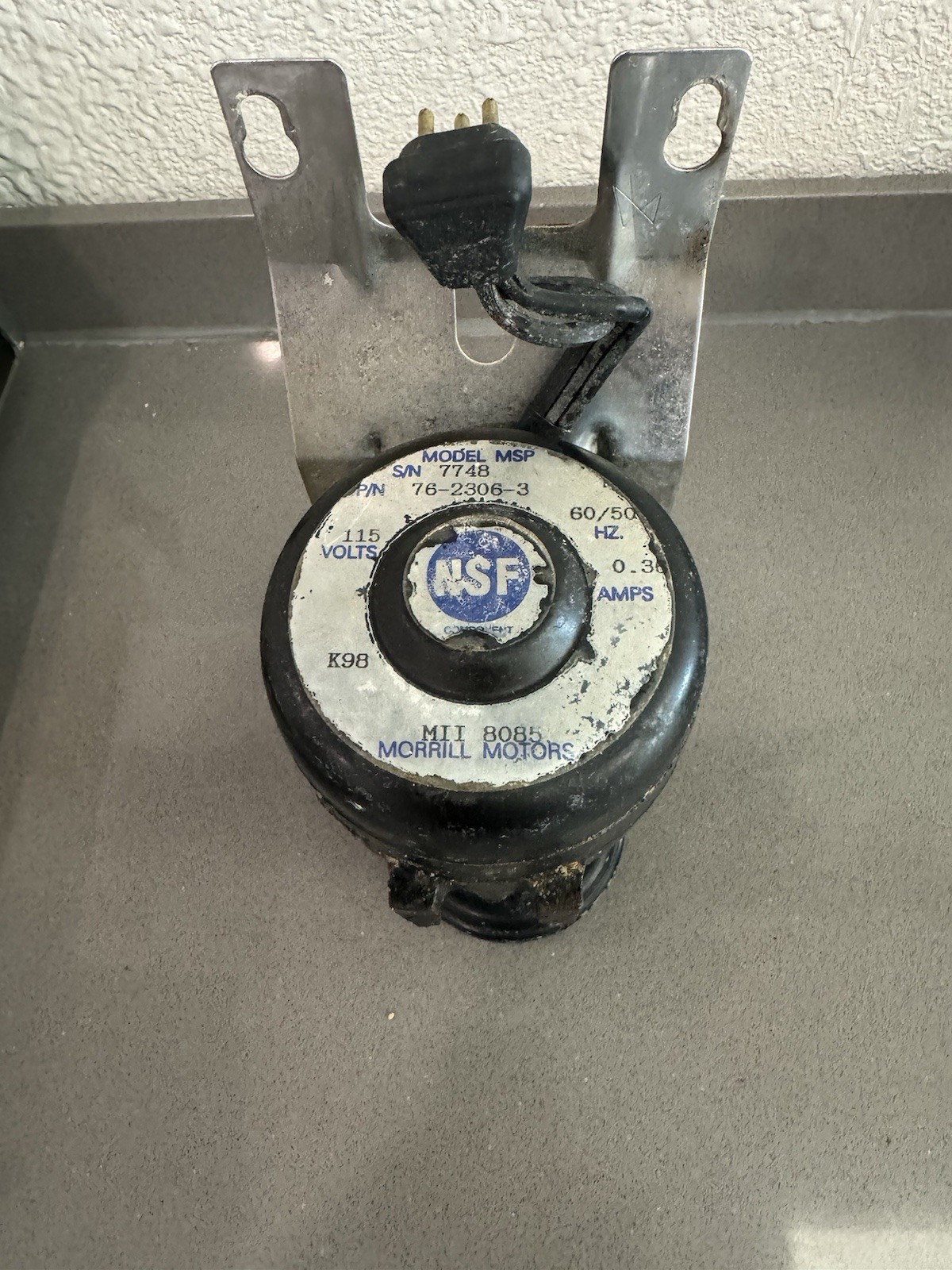 MANITOWOC ICE MACHINE WATER PUMP 76-2306-3 - Used Works Good - Fast Shipping