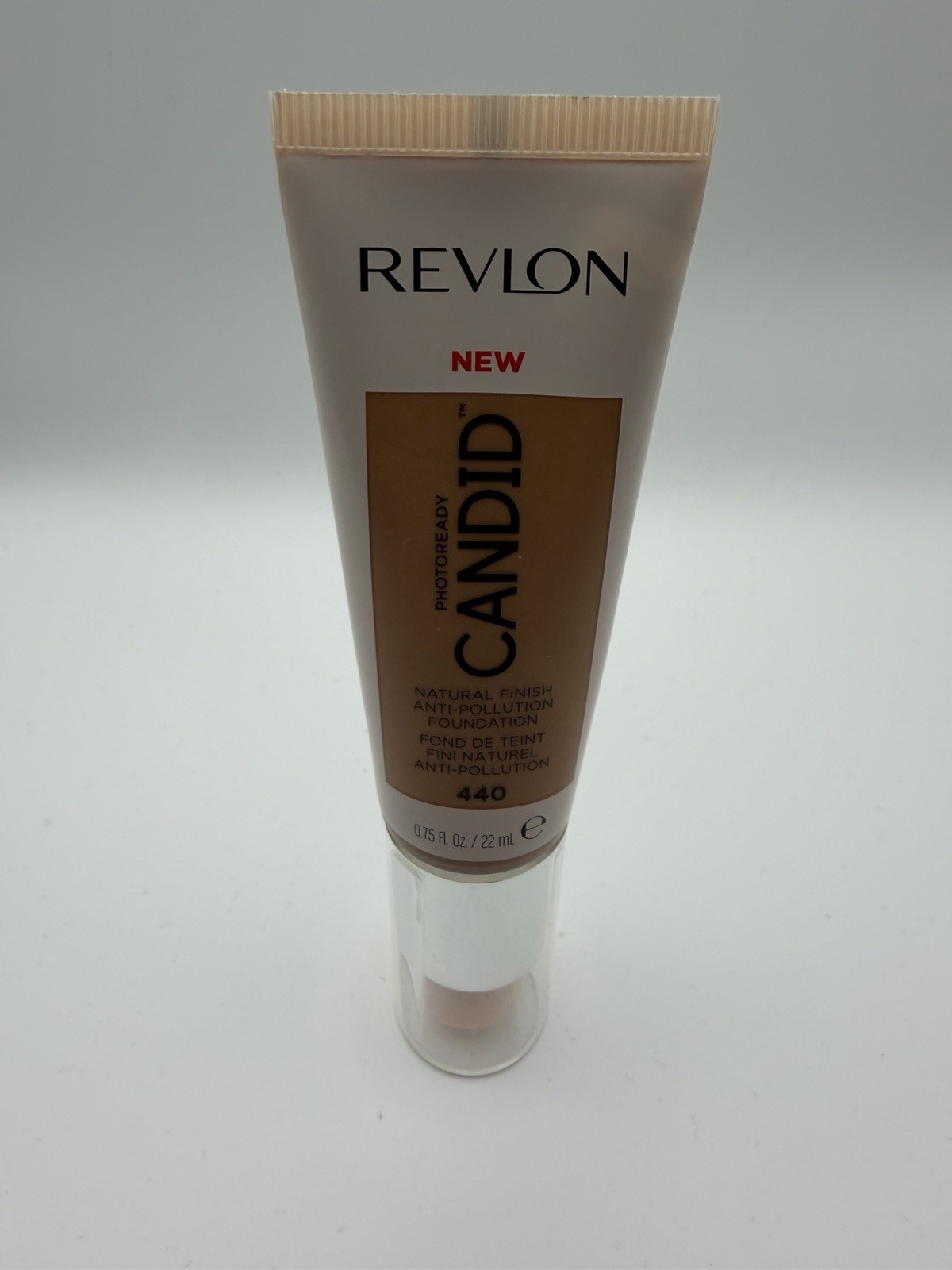 Revlon Candid Natural Finish Anti-Pollution Foundation 440 Caramel  0.75 Fl Oz