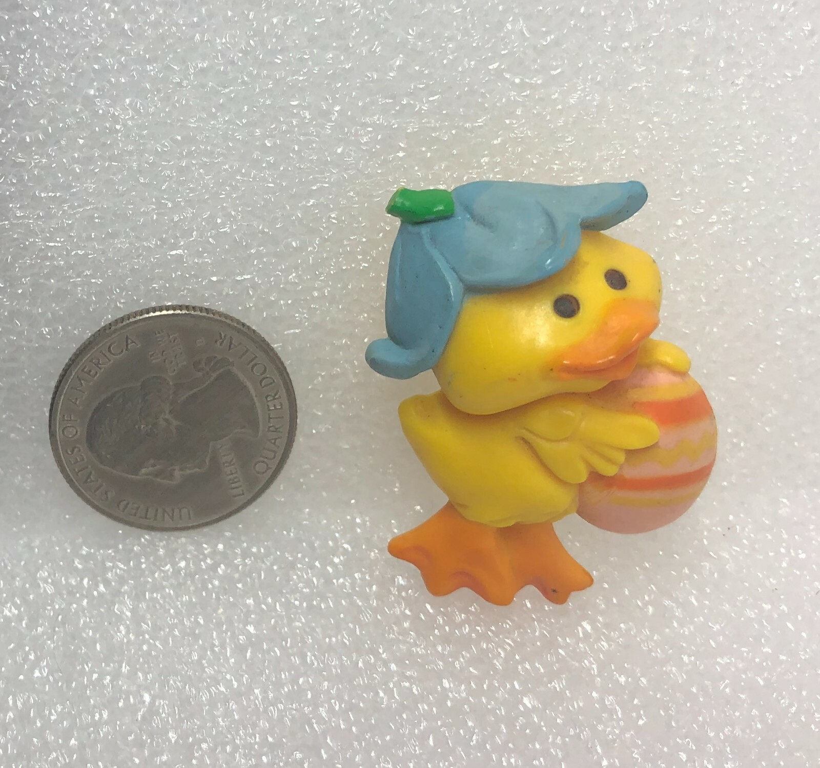 Hallmark Cards Baby Chick Holding Egg Plastic Pin