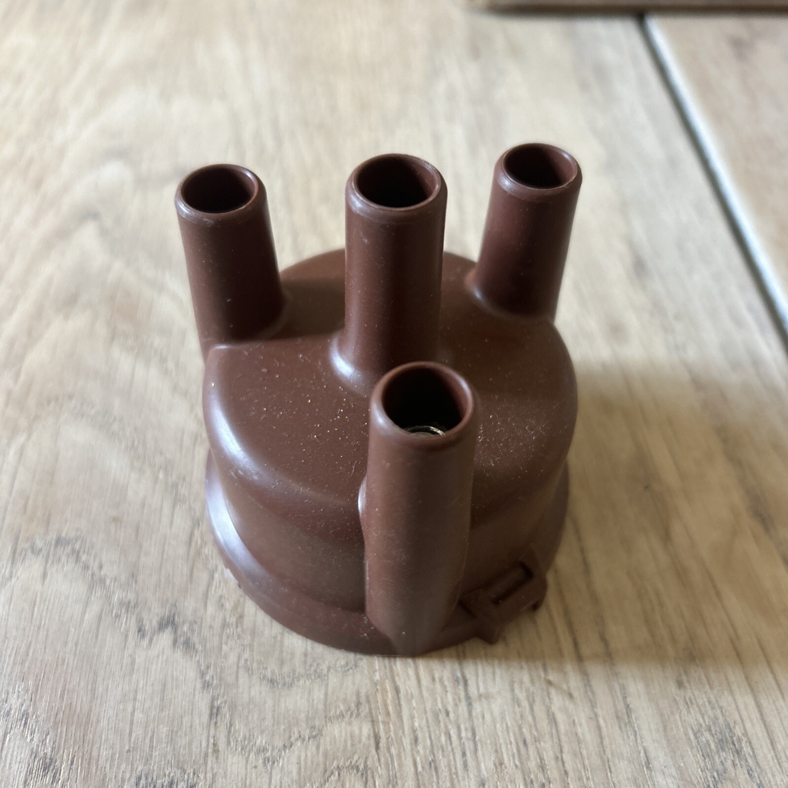 Daihatsu Charade Distributor Cap