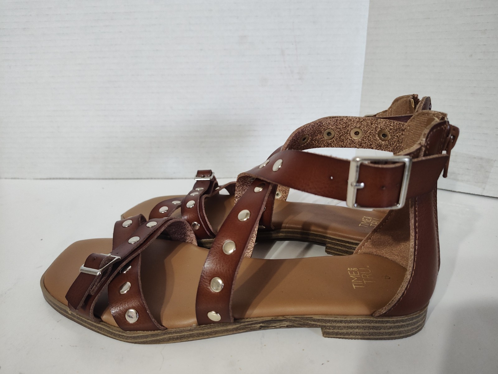 TIME AND TRU WOMEN'S STUDDED GLADIATOR FLAT SANDALS BROWN POLYURETHANE SIZE 8
