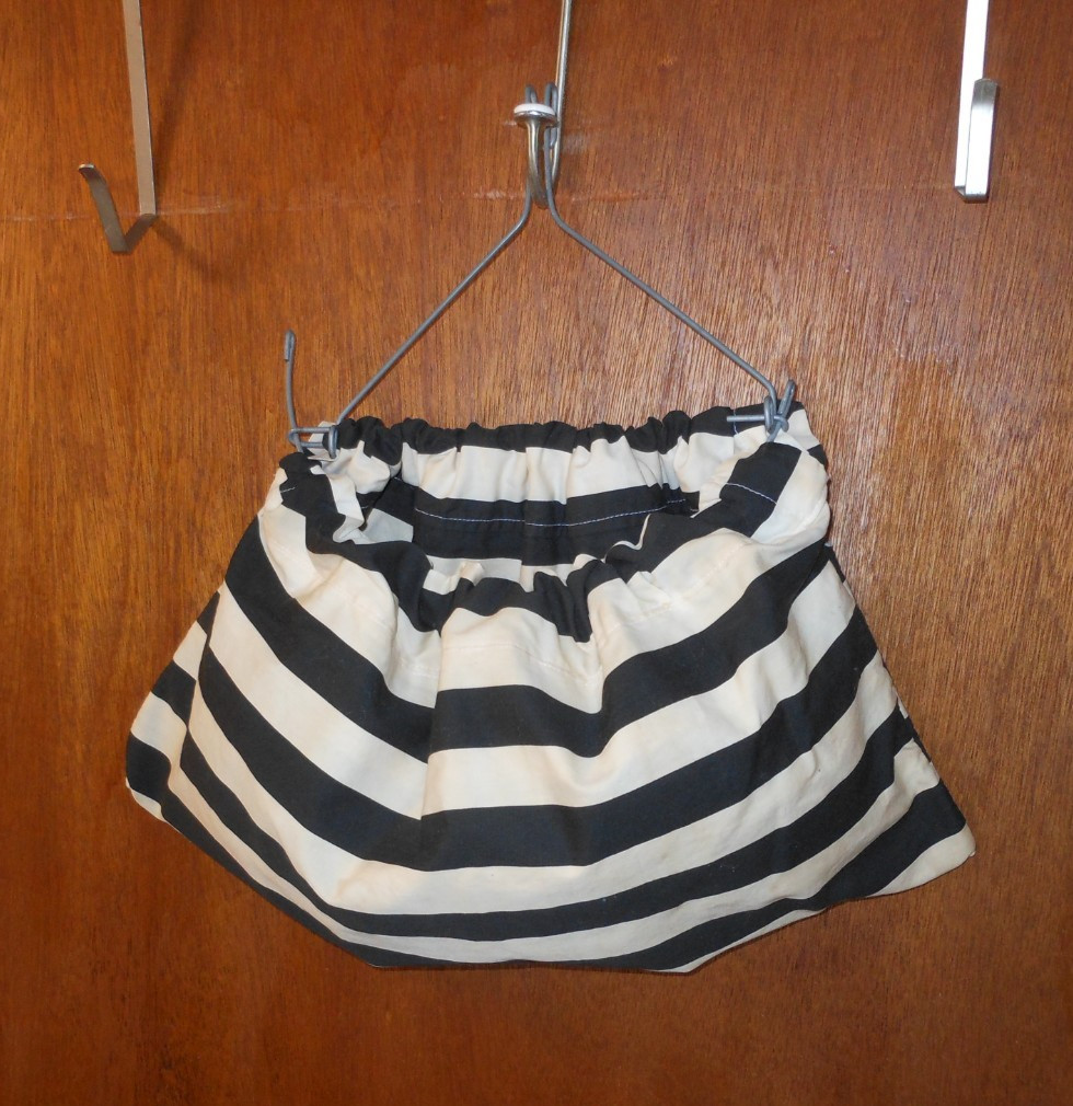 Laundry Clothesline Hanging Clothespin Bag Line Pin Holder 21" Long x 10" High