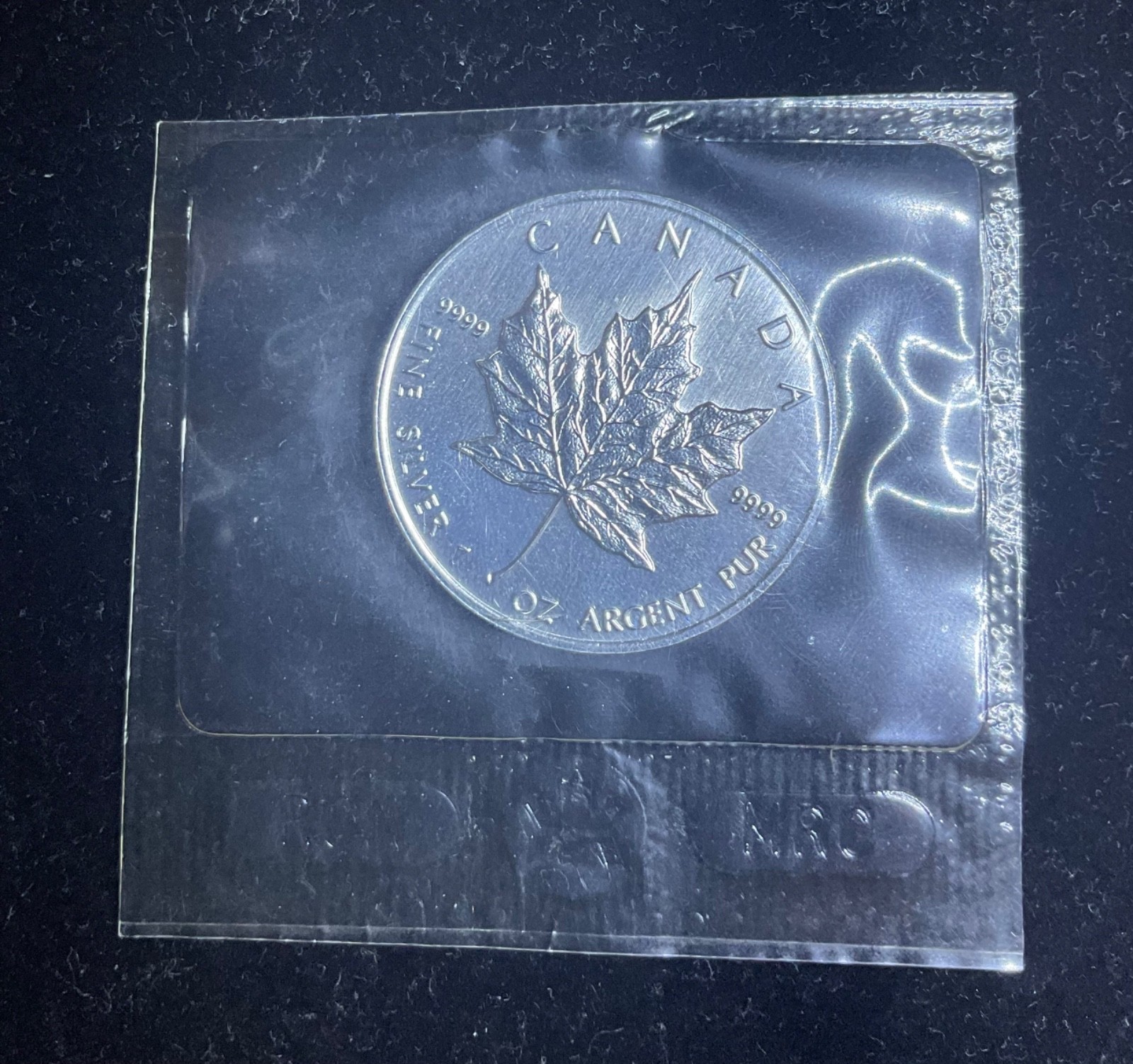 2001 Canada 1 oz Silver Maple Leaf SEALED in Original Mint Plastic / Low Mintage