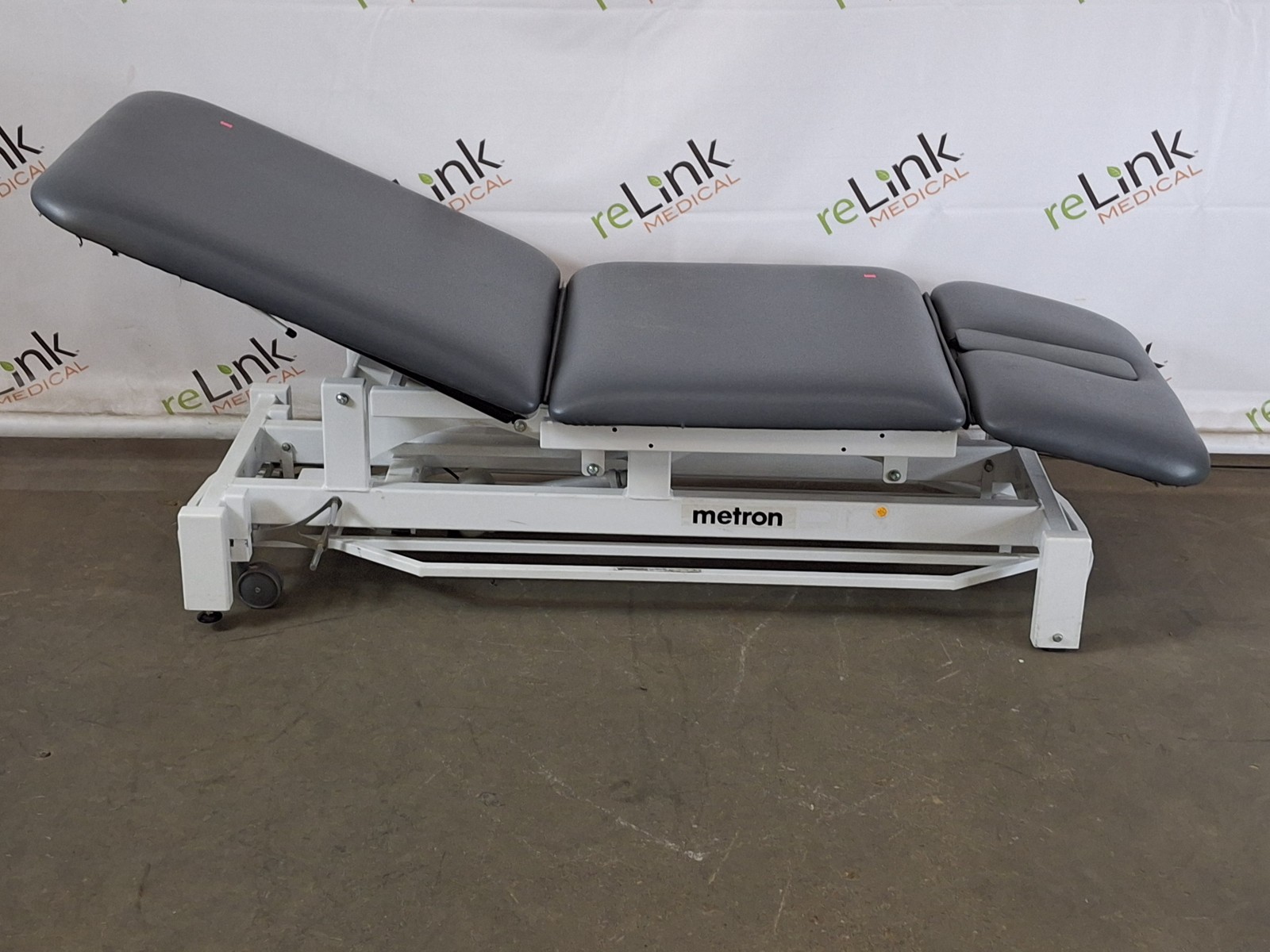Metron Medical Elite 3 Section Treatment Table