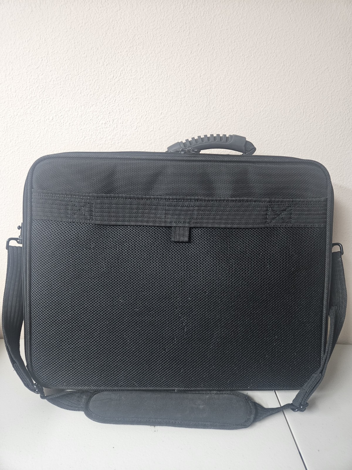 Targus CPT401DUS 17" Deluxe Laptop Case Computer Bag Dome System