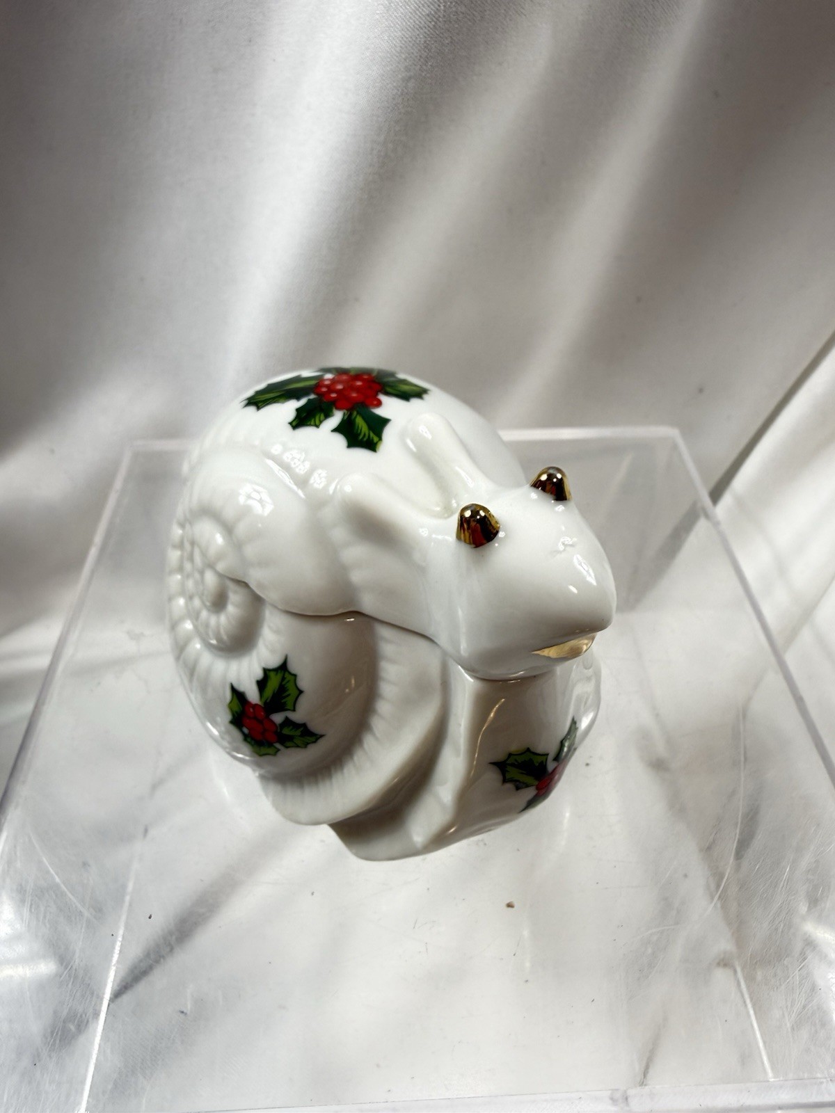 Very Nice 3" Lefton Snail Christmas Trinket Box 08306