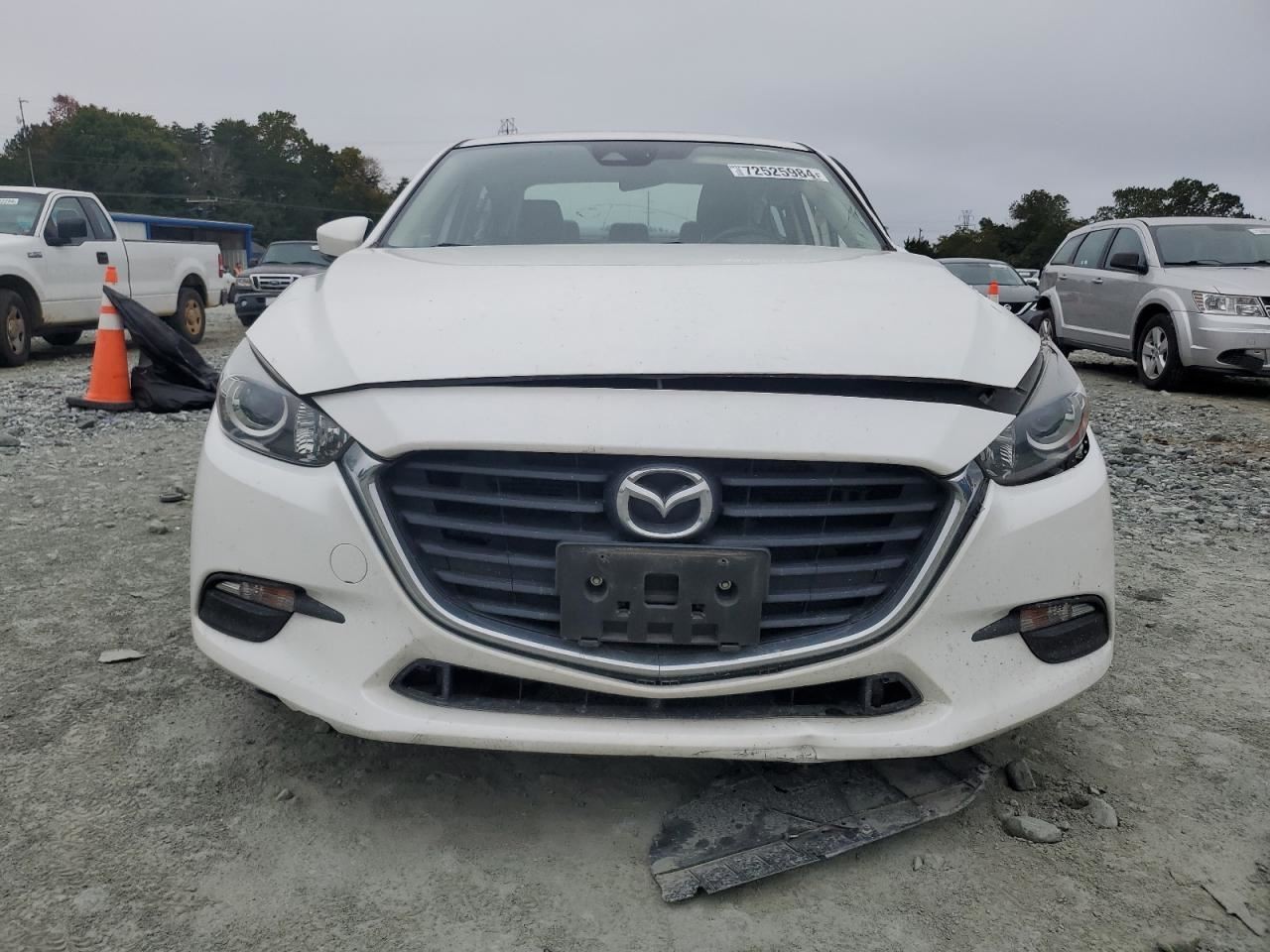 3 2018 Glove Box 4916502