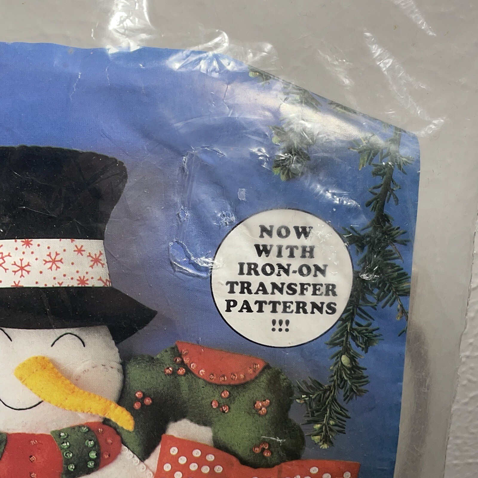 Design Works Crafts Felt Wall Hanging Kit #5109 Frosty Snowman Finishes 18x16"