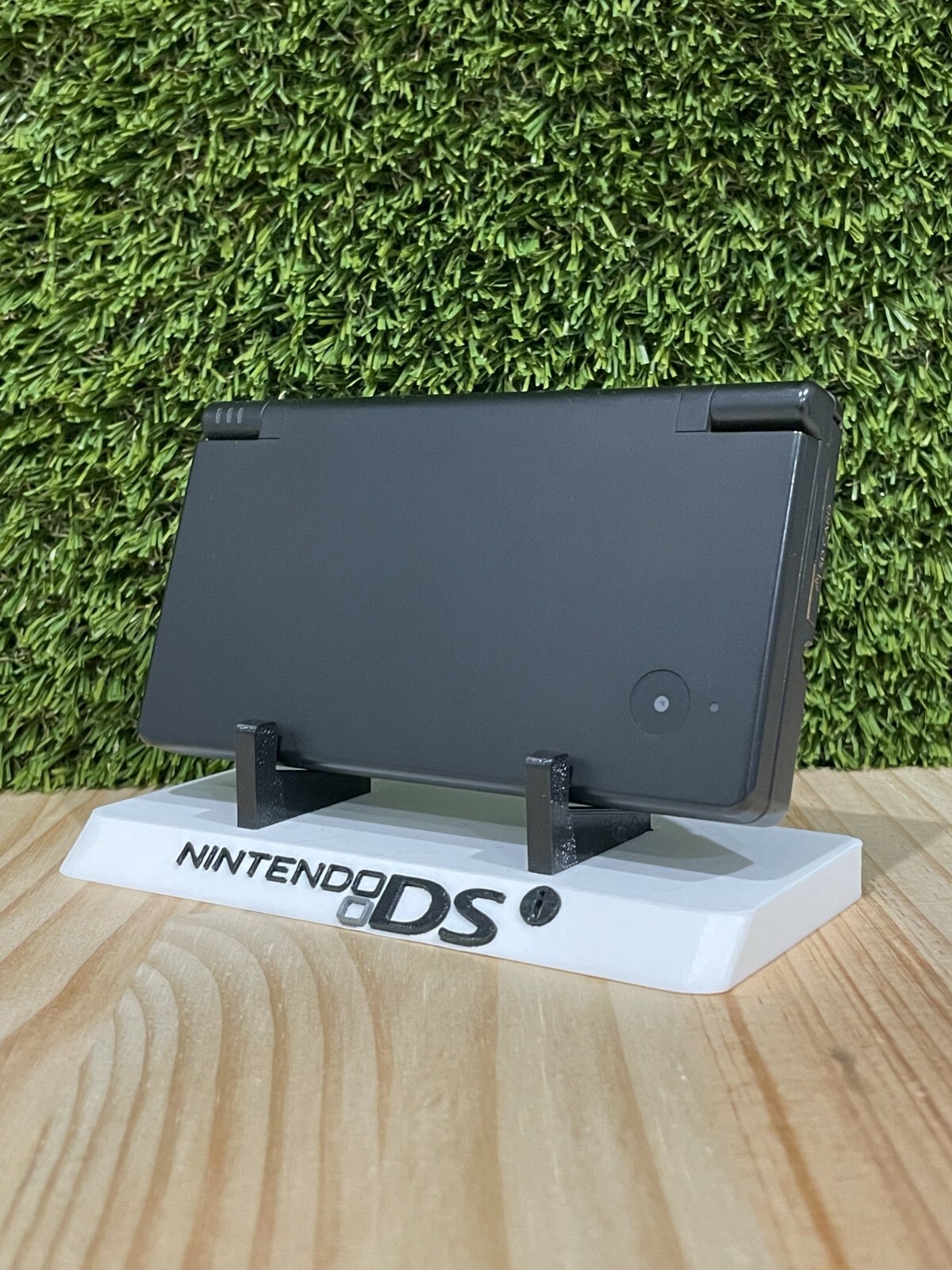 DSi Console Stand