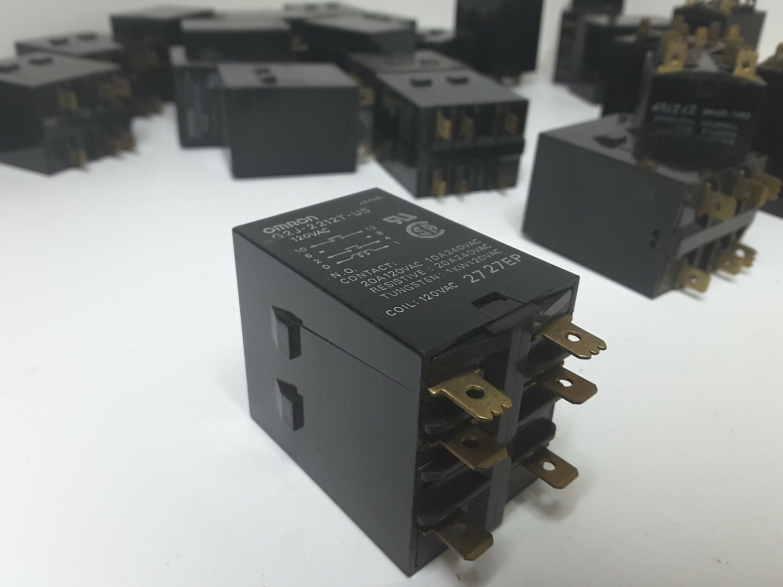 OMRON G2J-2212T-US RELAY MODULE NEW OLD STOCK.SURFACE SCRATCHES FROM STORAGE $10