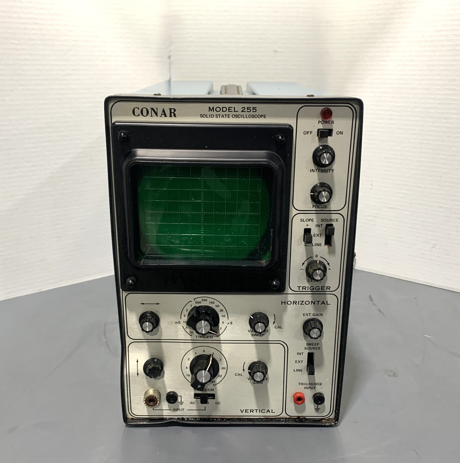 Vintage CONAR Model 255 Solid State Oscilloscope 50/60HZ 115V Tested