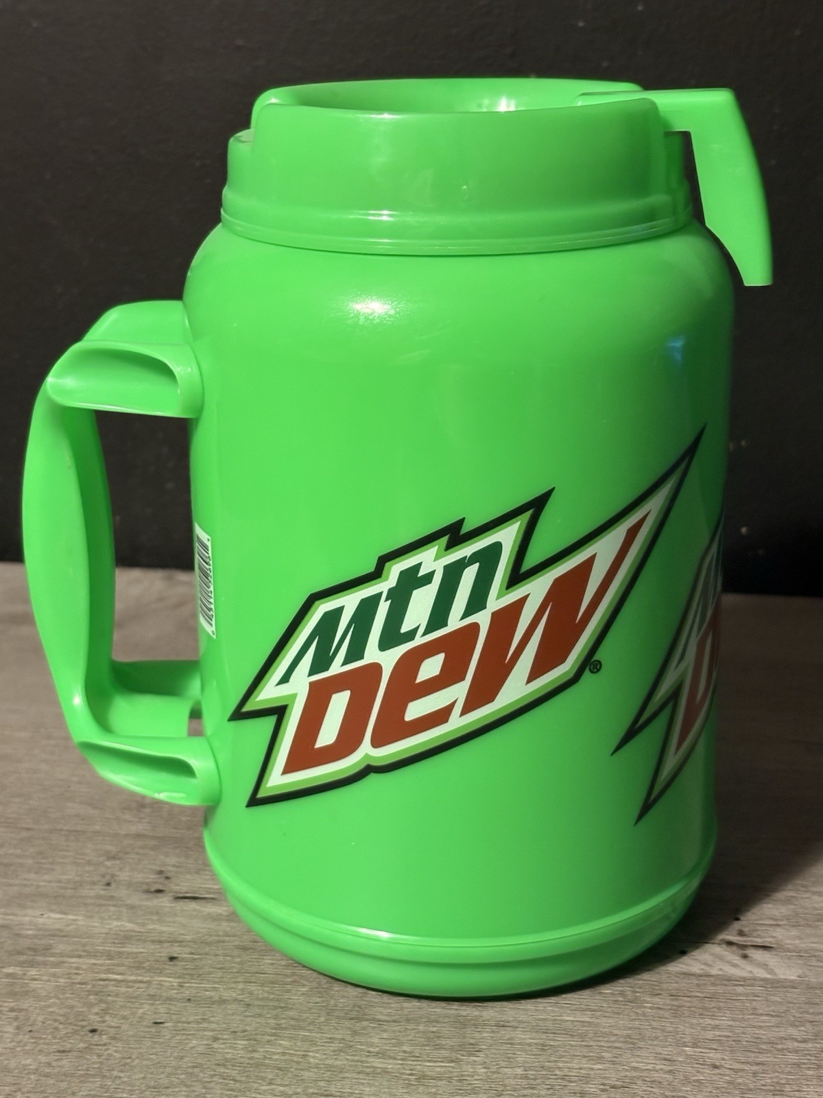 Mountain Dew Whirley Green Plastic Insulated Jug Jumbo Travel Mug 64 oz Old Logo