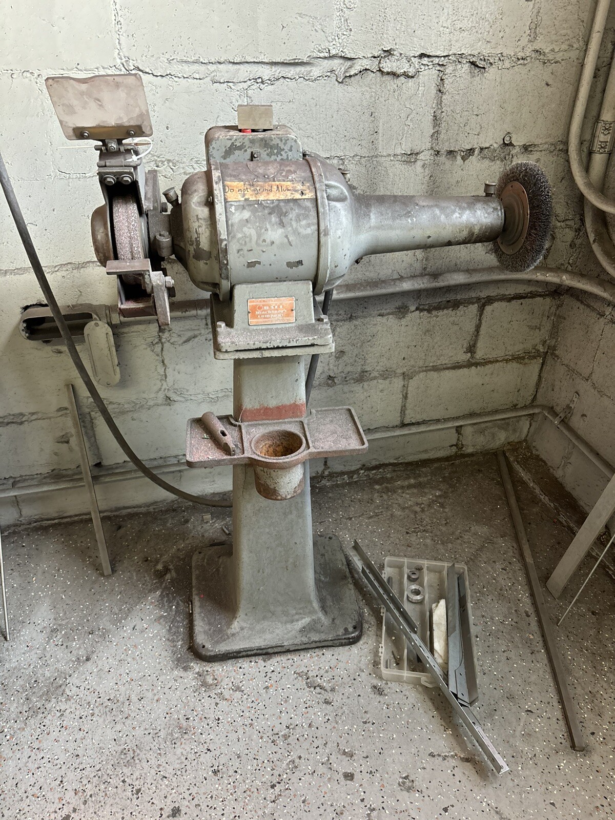 LONG SHAFT GRINDER OR BUFFER ON CAST IRON BASE 3PHASE POWER
