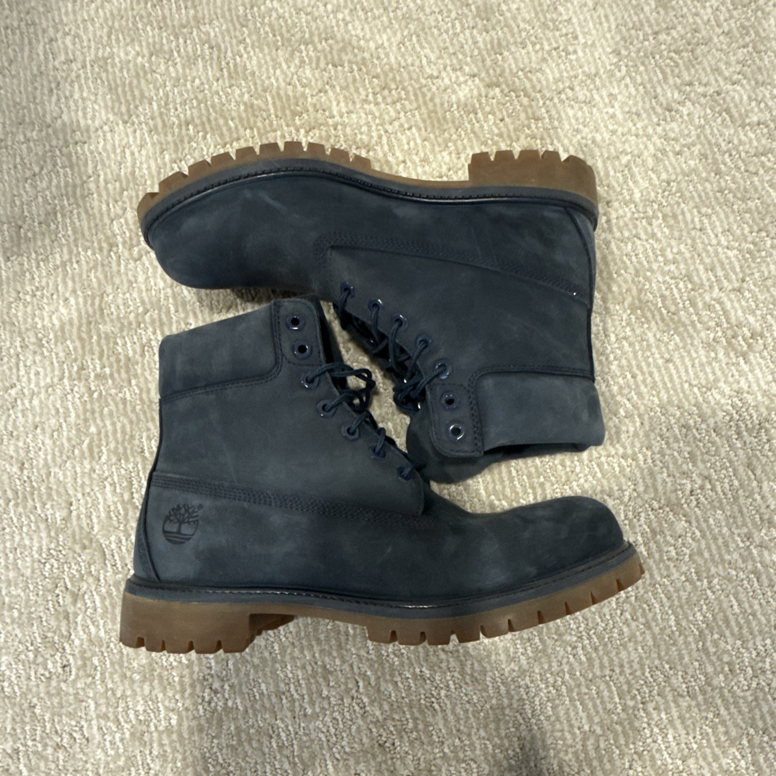 New never used- Timberland 6 Inch Premium Navy Nubuck Boots Men’s Size 10.5