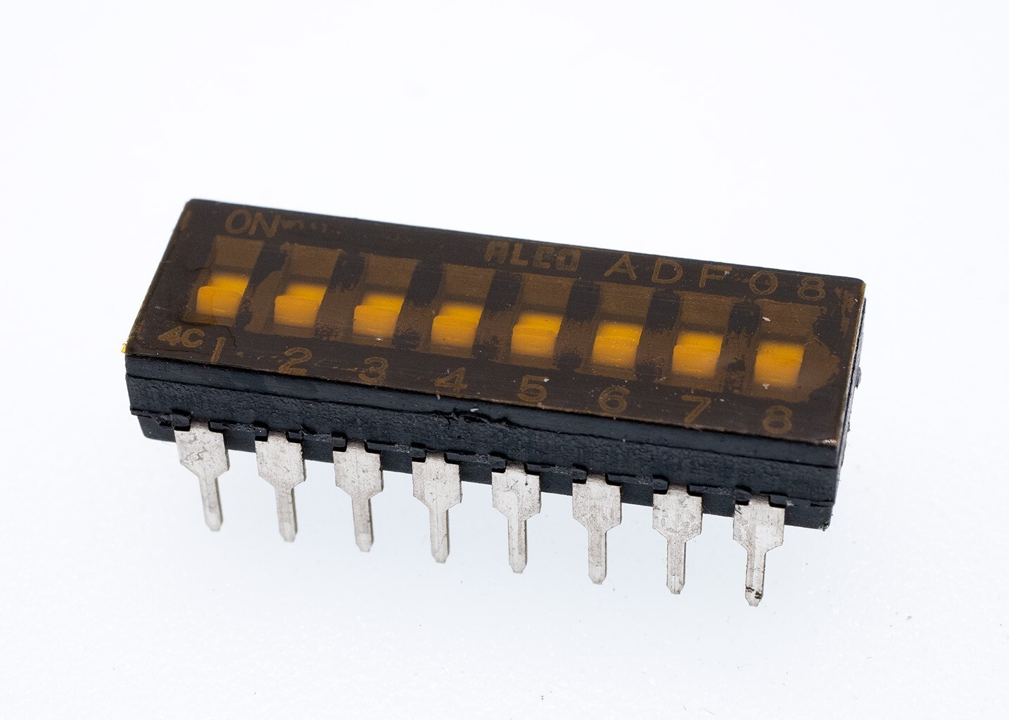 ALCO ADF08T, SPST Sealed DIP Switch, 8 Position 16 Pin, Lot of 5