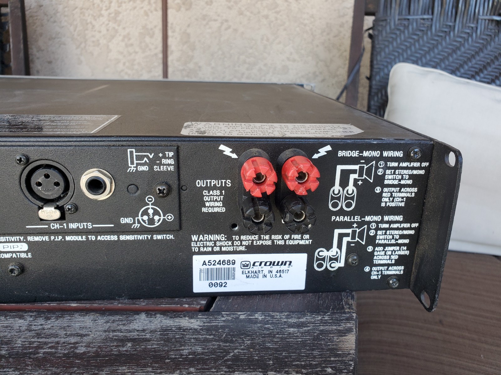 Crown Macro-Tech 2402 Power Amplifier Working Well Big Power Video