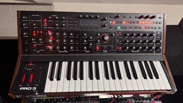 Sequential pro 3 Special Edition Mint Cond in box with manual