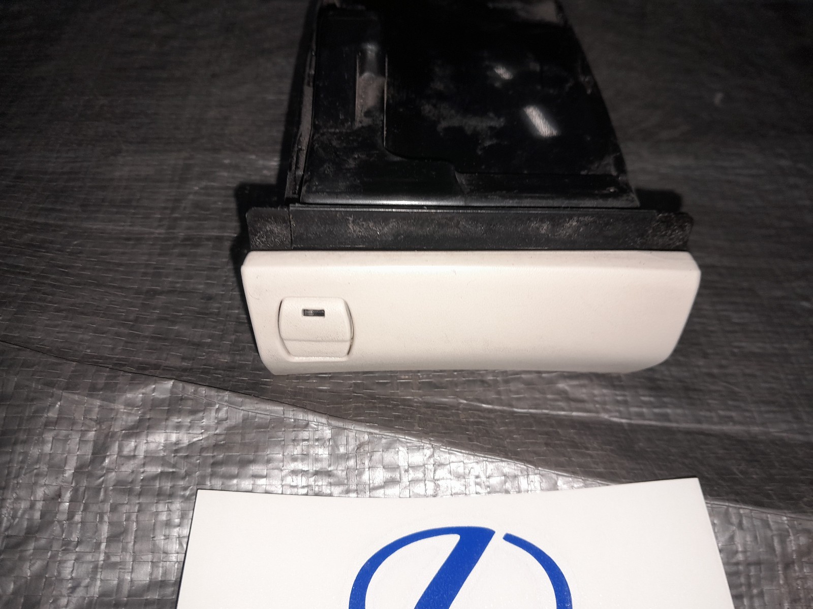 Lexus LS430 2001-2006 Coin storage pocket 2002 2003 dash 2004 2005