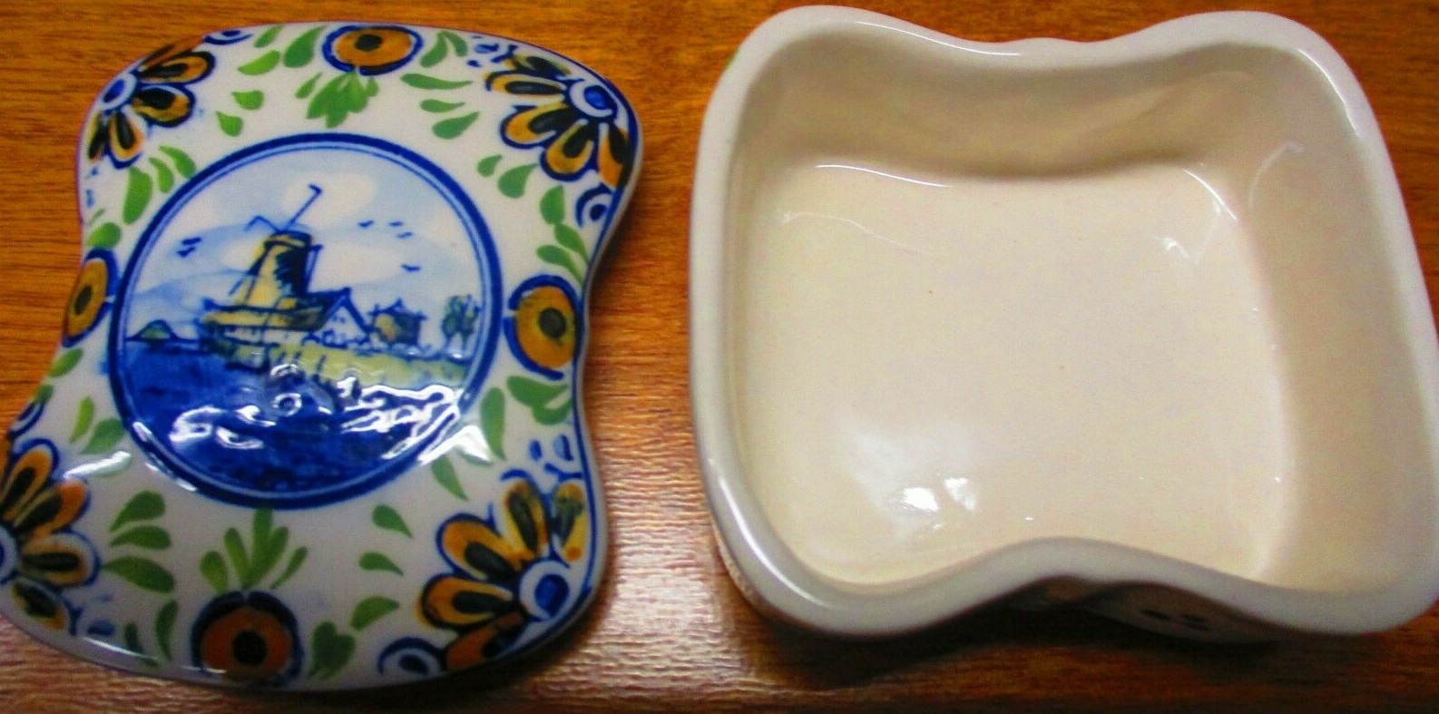 Floral & Windmill painted Trinket Box, Excellent!