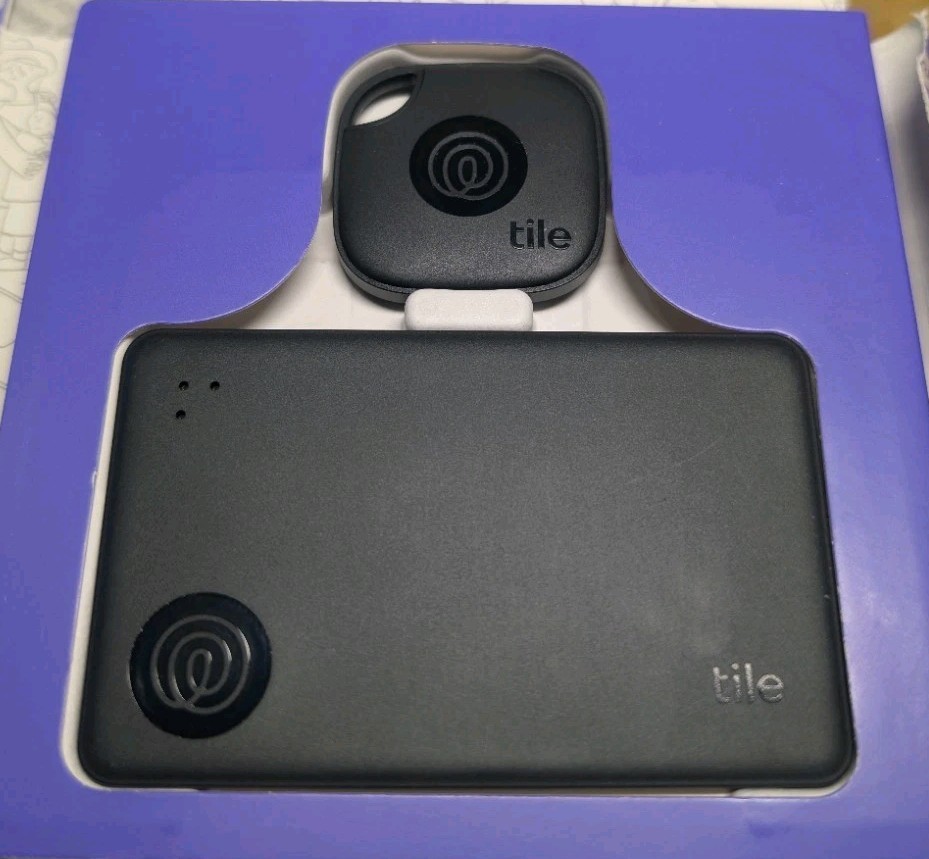 V9-U Tile Mate + Tile Slim by Life360 Bluetooth Tracker Bundle Open Box Tested