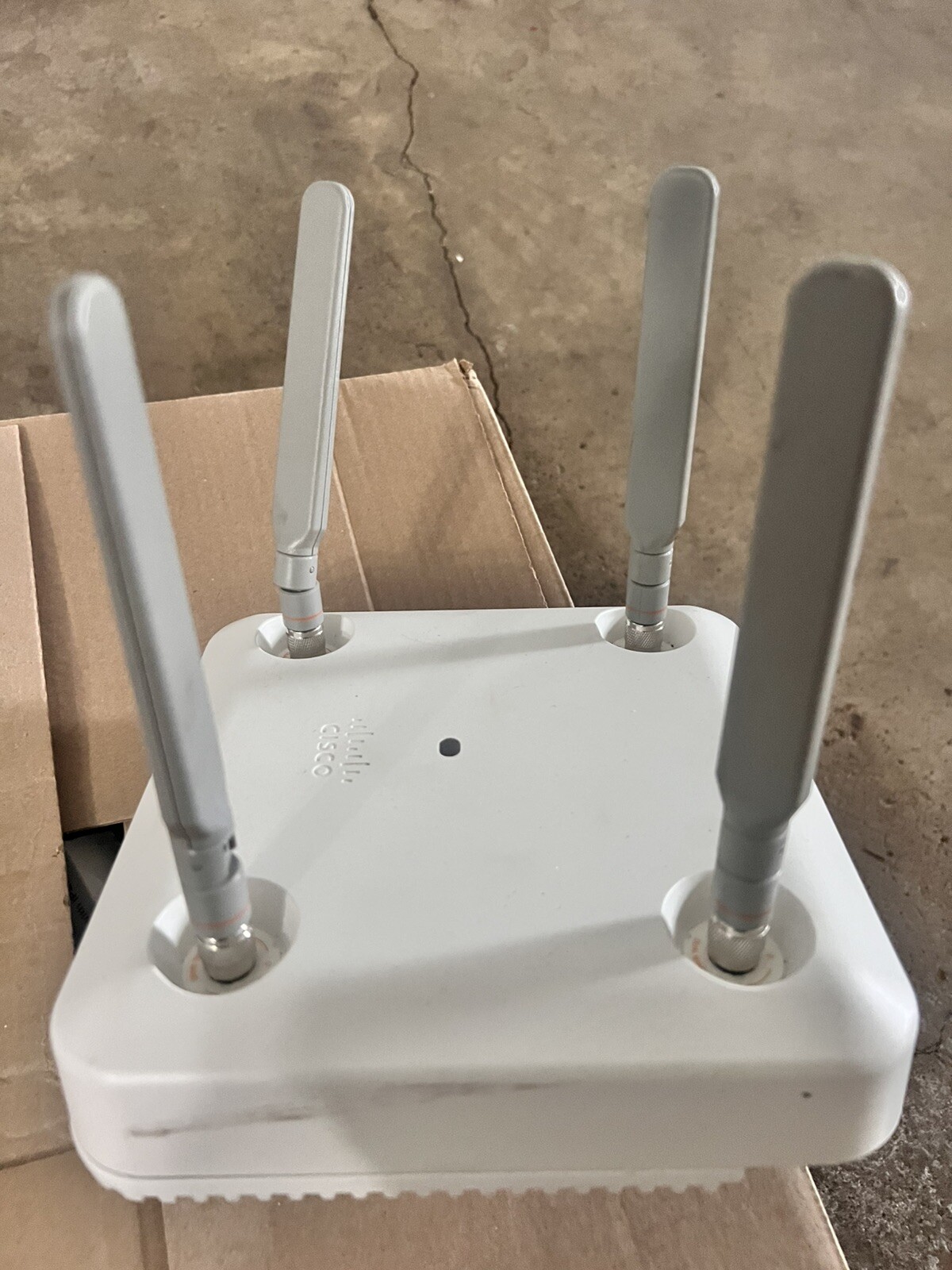 Cisco Air-AP2802E-B-K9 Aironet Wireless Access Point With Bracket - 19 Available
