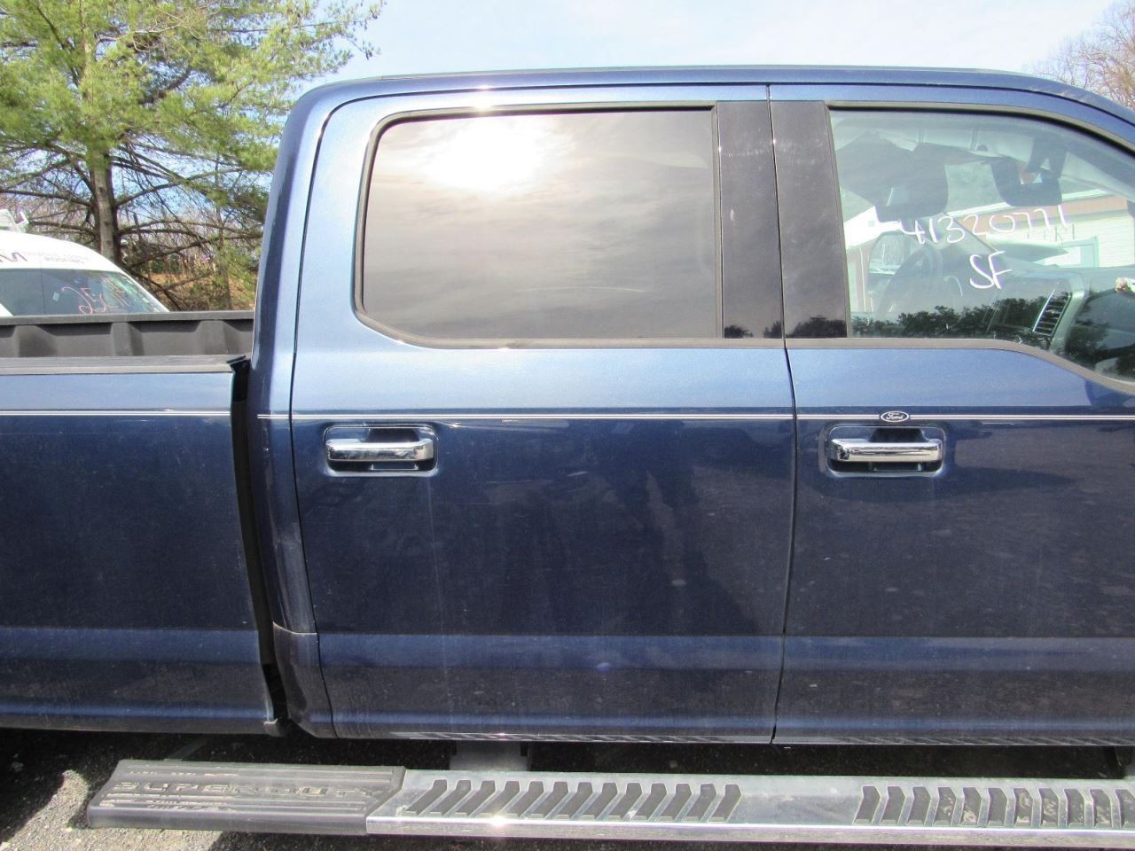 F250SD 2018 Glove Box 1037137
