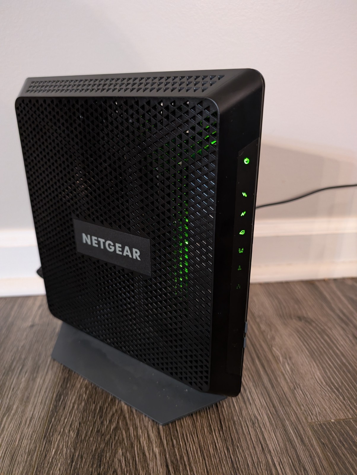 NETGEAR Nighthawk C7000v2 AC1900 Wi-Fi Cable Modem Router! Tested! Read!