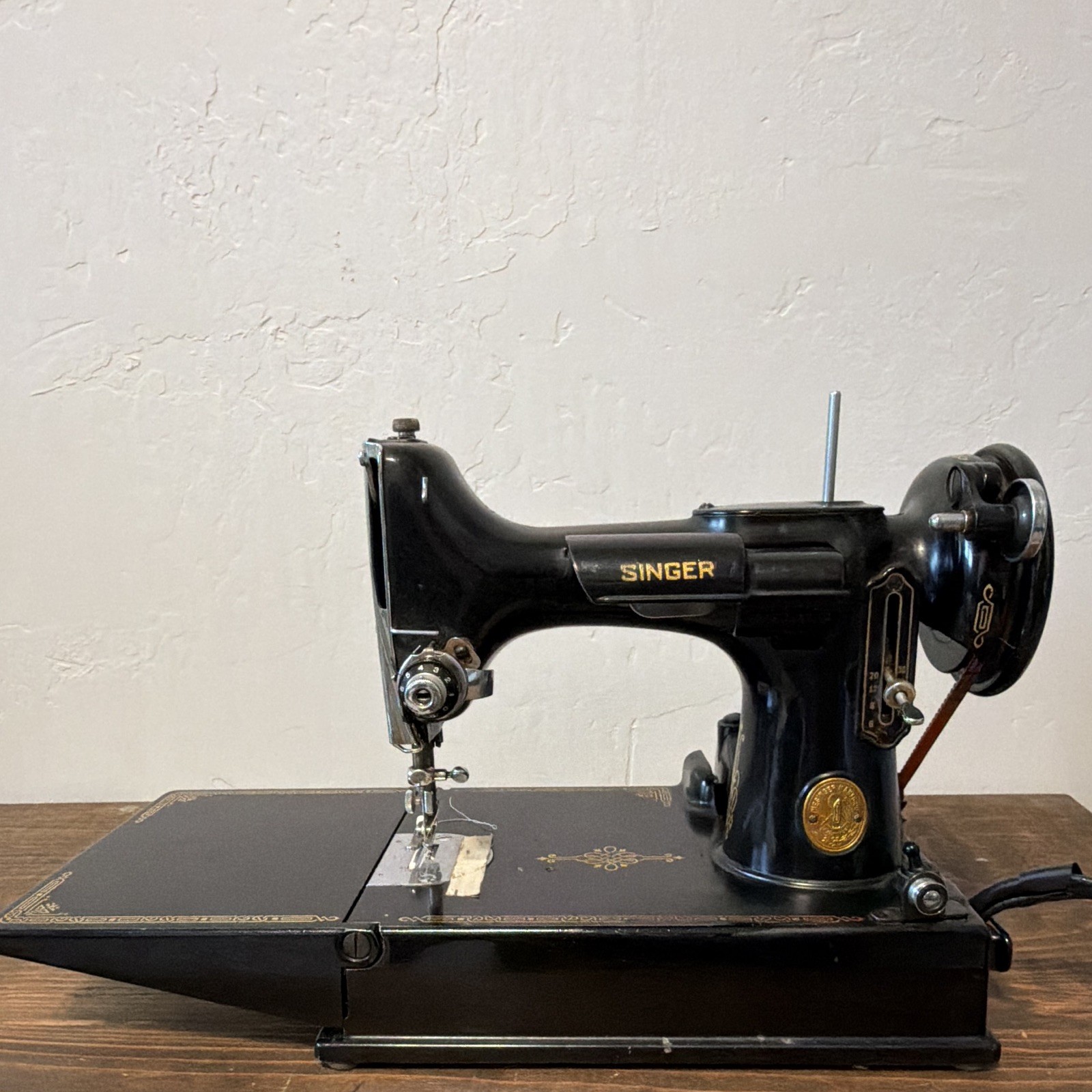 Vintage 1948 Singer Featherweight 221 Sewing Machine - Pristine Decals