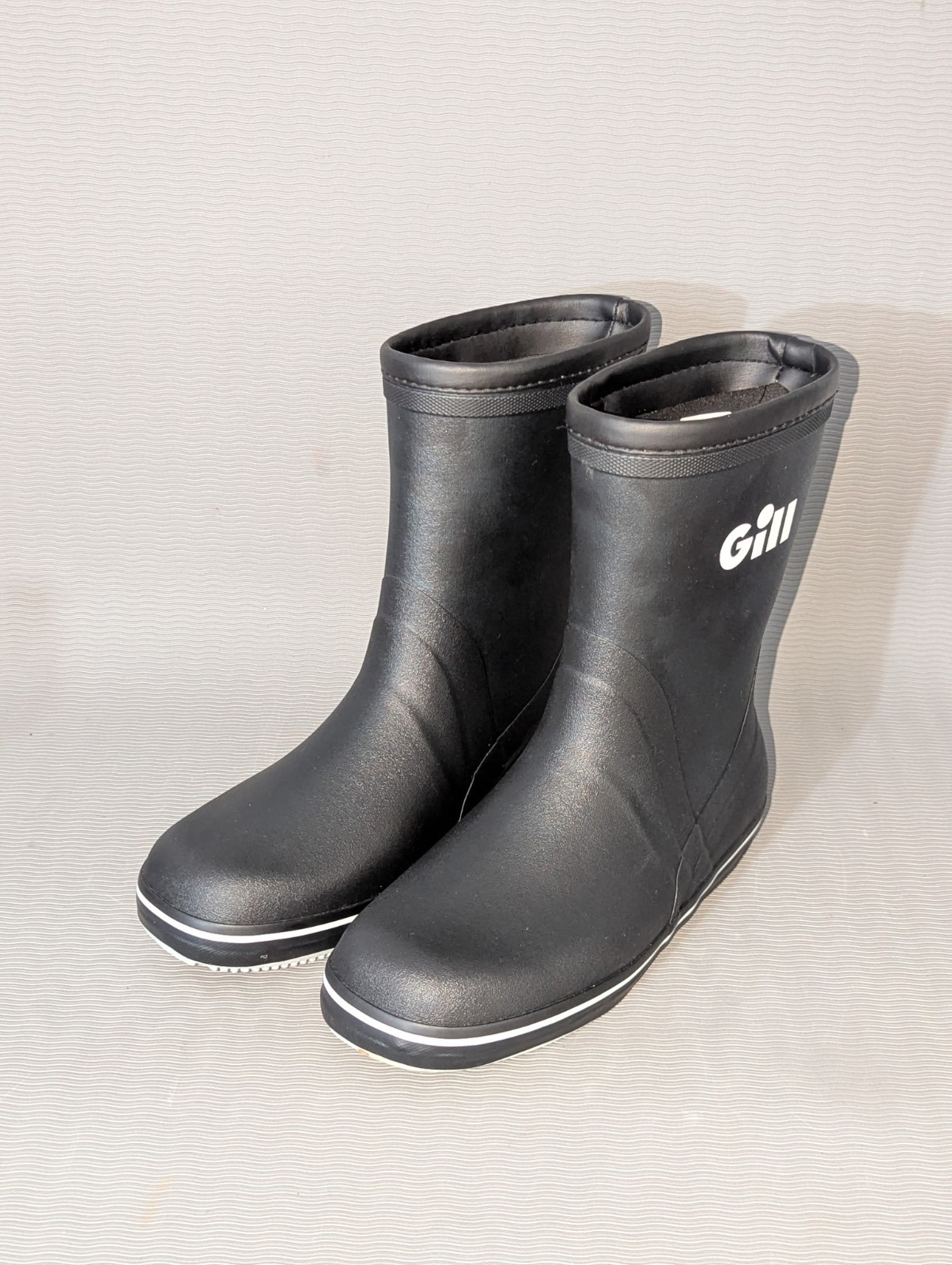 GILL Men's Size 8 Short Cruising Black Boot Nonslip Boat Yacht (917BLK01)