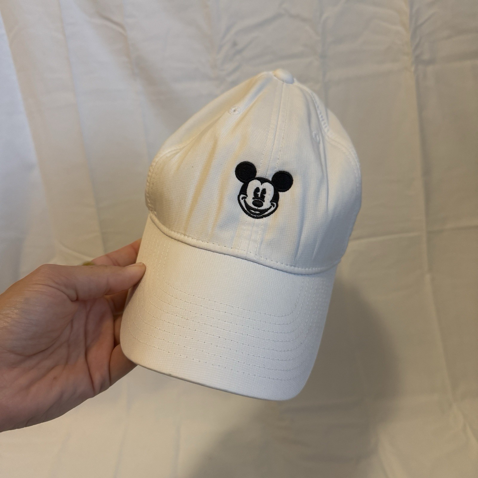 EUC Nike Mickey Mouse Authentic Disney Dri-Fit Featherlight Running OSFA Hat Cap