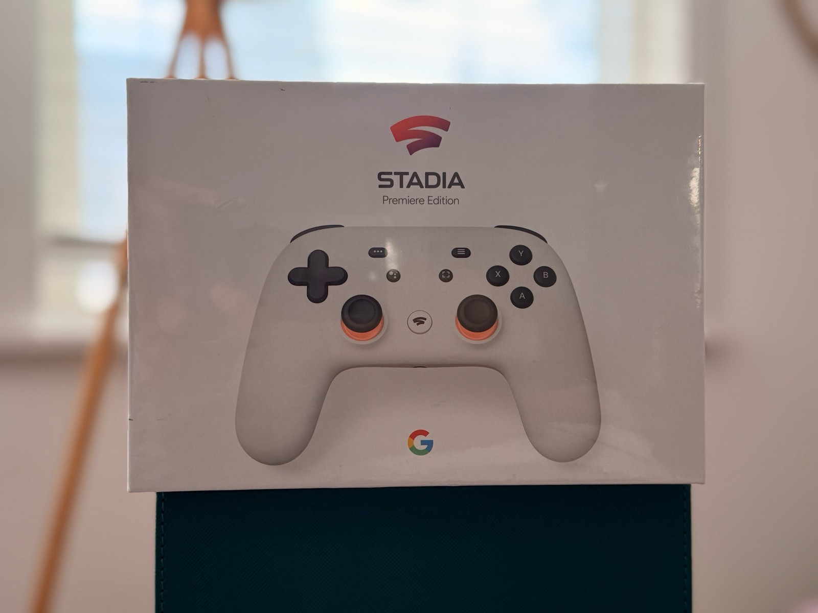Google Stadia Premiere Edition H2B White Bluetooth Controller in Packaging