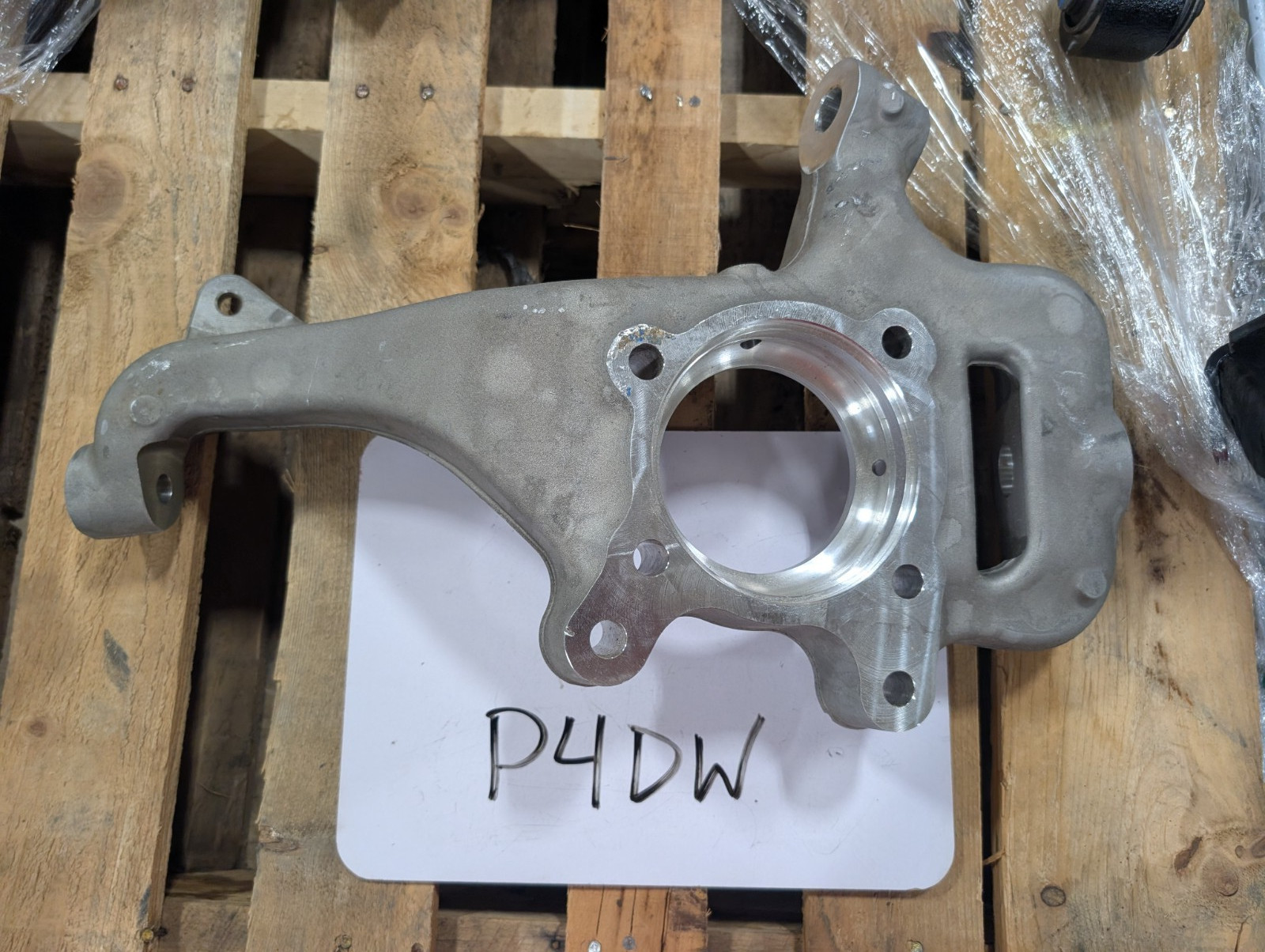 New OEM Suspension Knuckle GM Parts 85552233 (P4DW)
