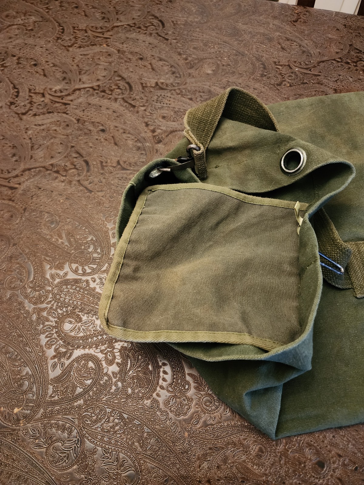 Vintage US Military Duffel Bag. Top Load, Green Canvas, Handle & Strap.