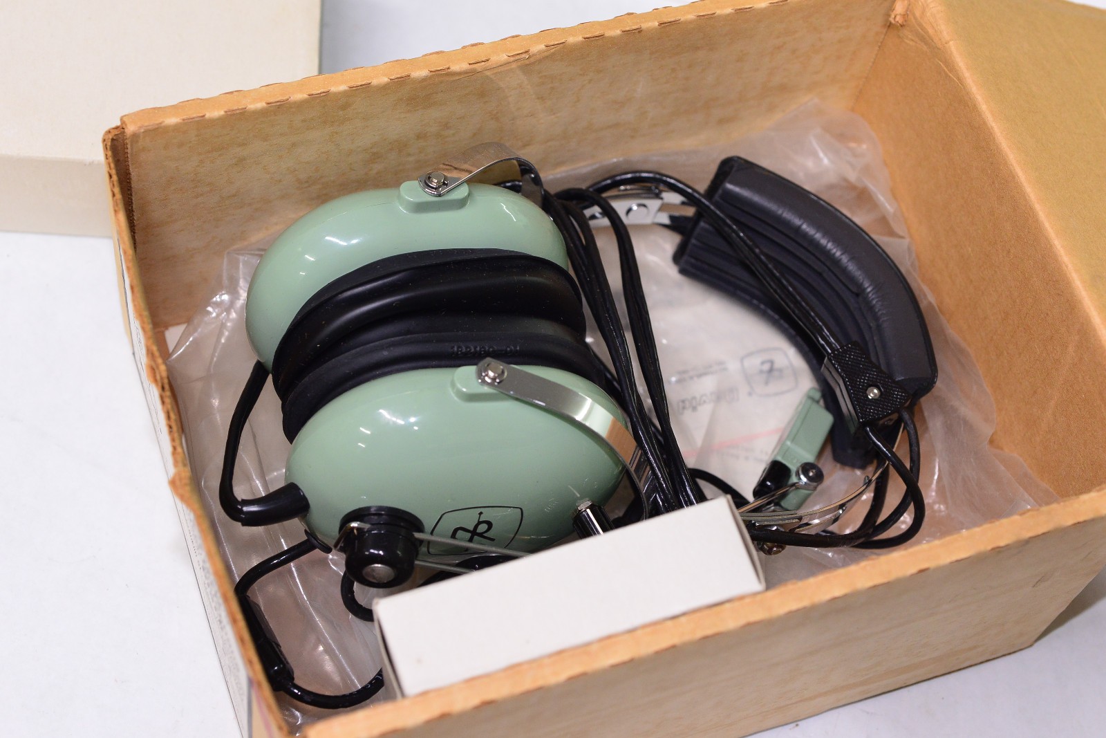 DAVID CLARK Model H10-40 Aviation Headset with M4 Microphone Mint in Box