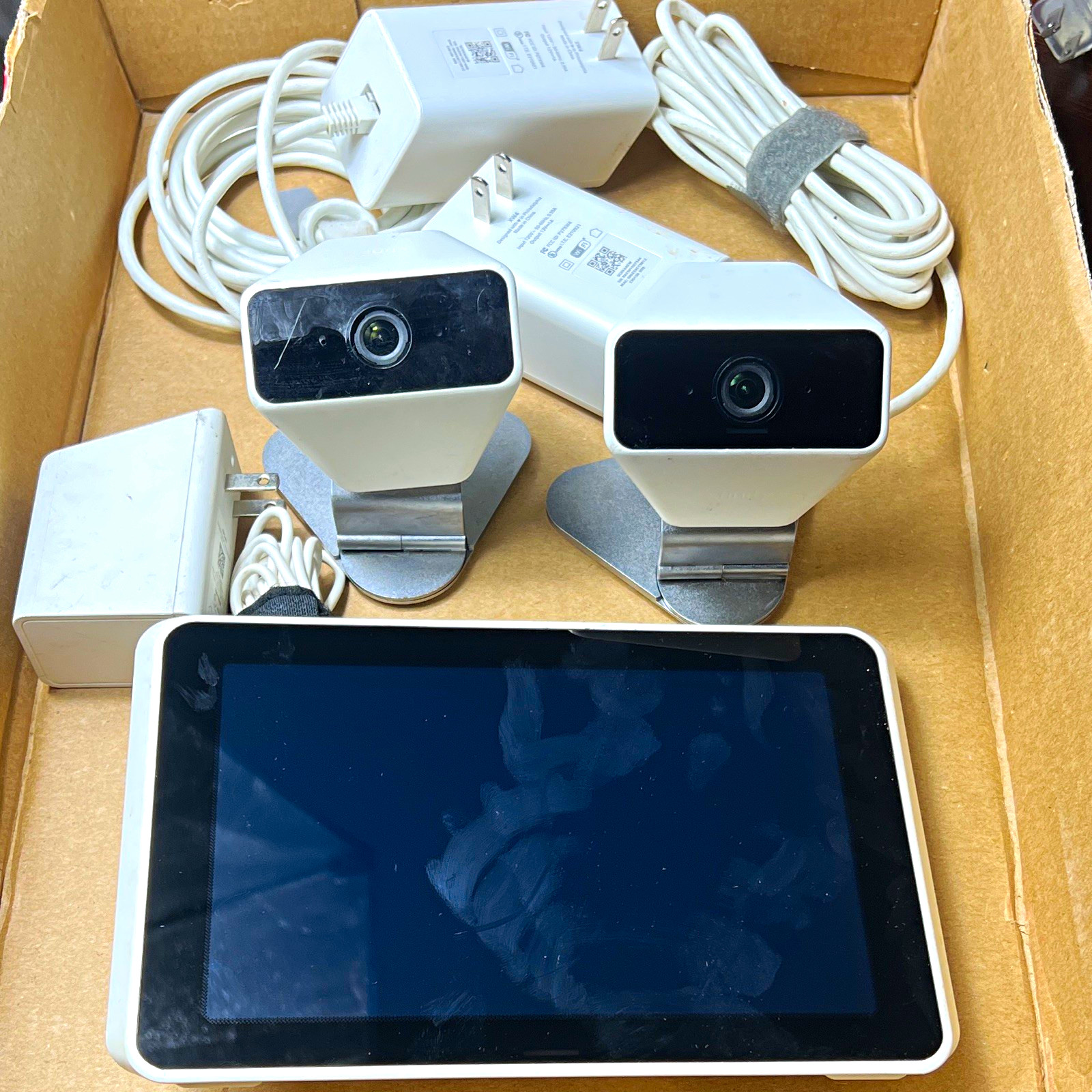 Xfinity XH2-TC Touchscreen Security System w/ 2 Wi-Fi 1080p Cameras & Adapters