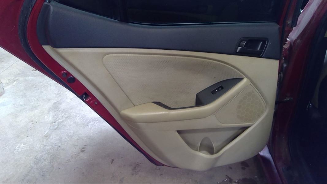 OPTIMA KIA 2011 Door Trim Panel Rear 642525