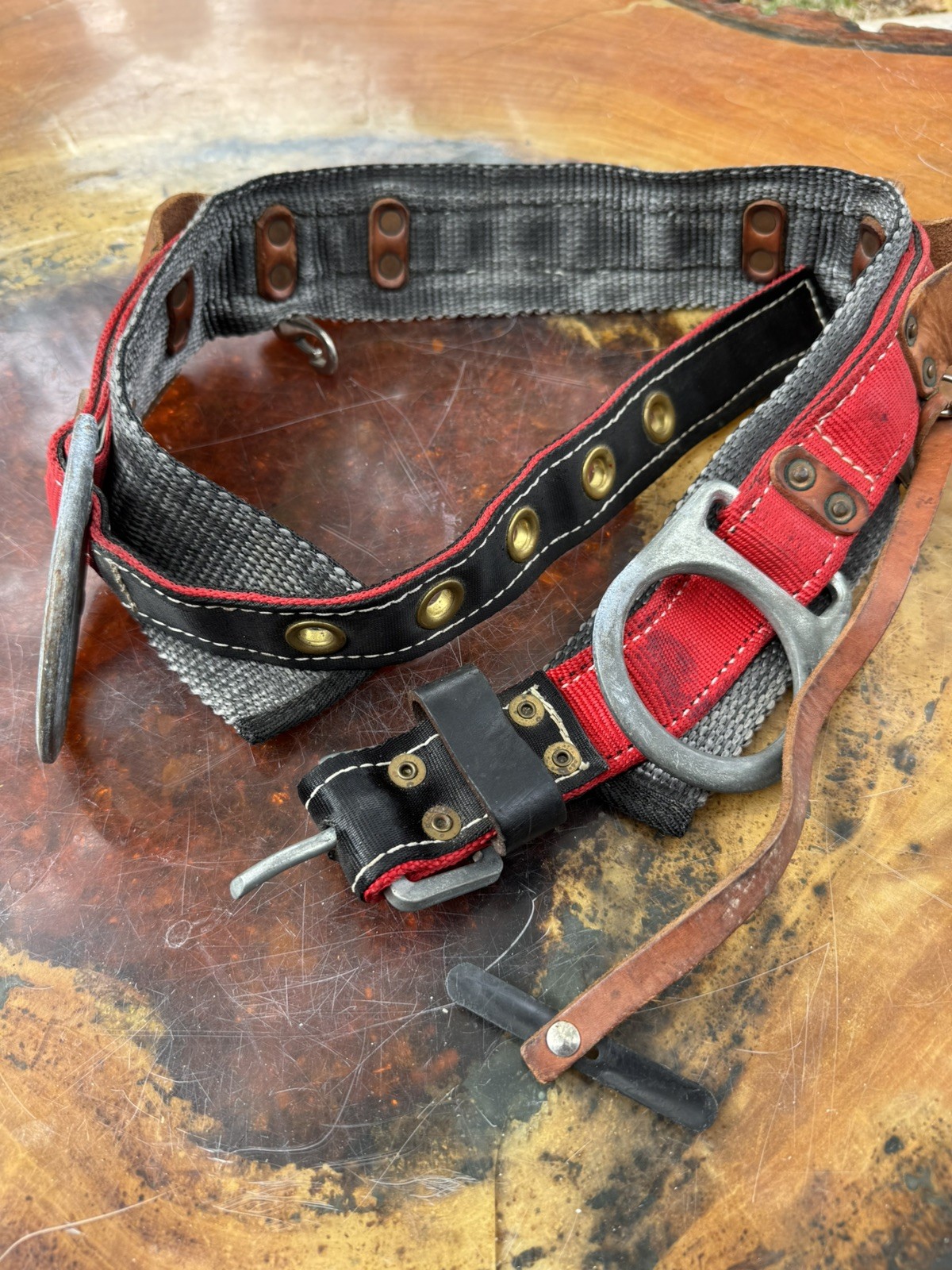 BUCKINGHAM LADDER BELT  38523Q1  Size LARGE. Lineman/tower gear