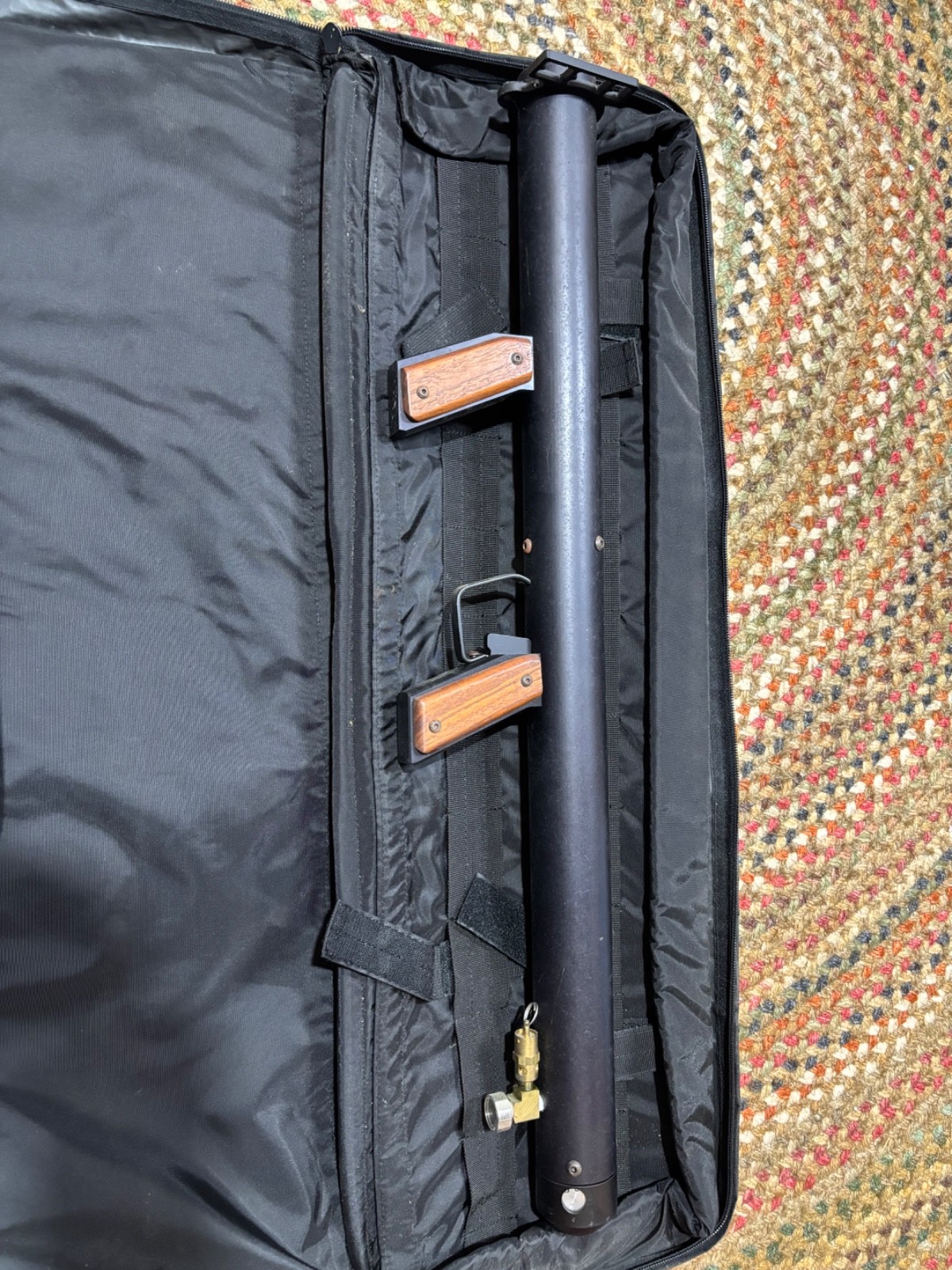 Semi automatic paintball launcher