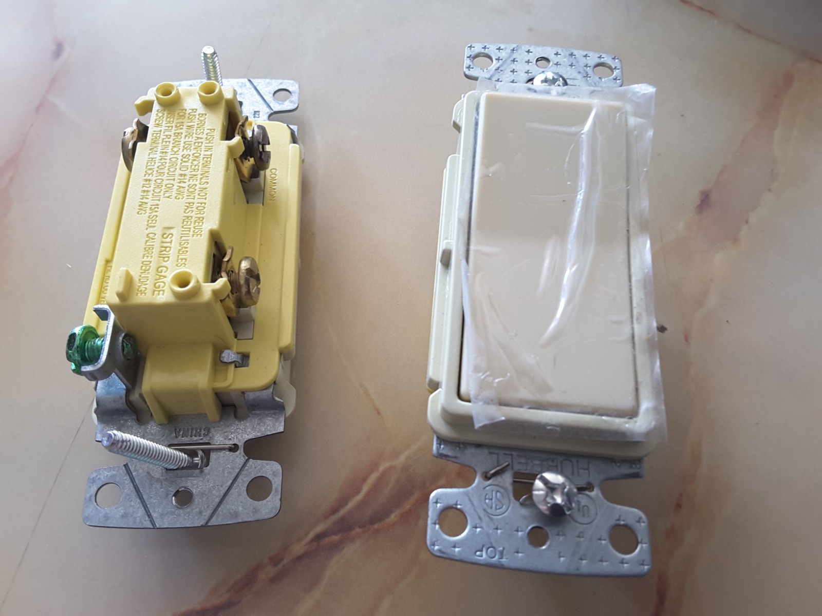 2 - New - Hubbell Trade Select Rocker Switch 3-Way Ivory RSD315i