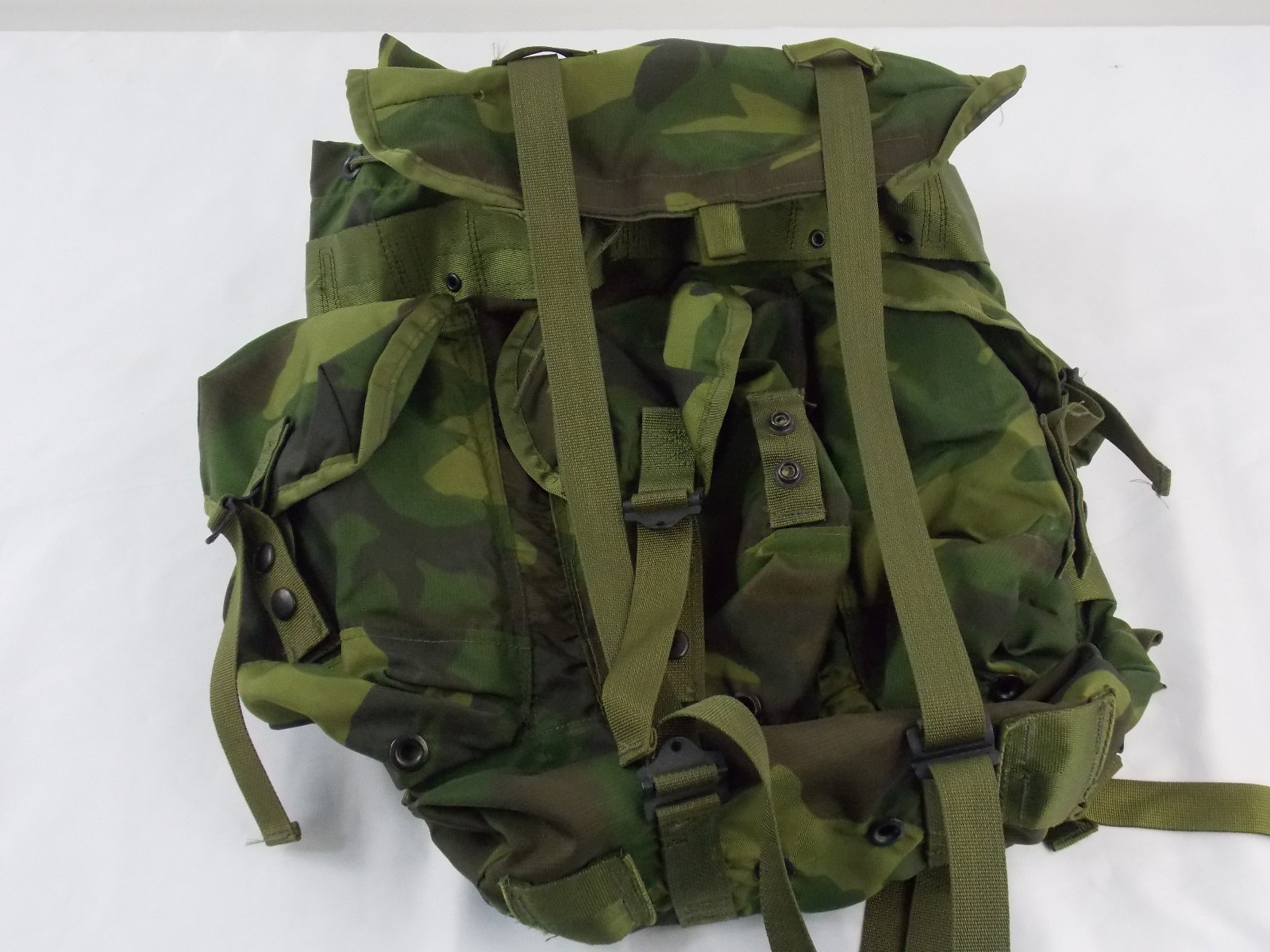 WOODLAND CAMO UNICOR 82125 Radio Carrying Case/Straps 5895-01-461-4505 backpack